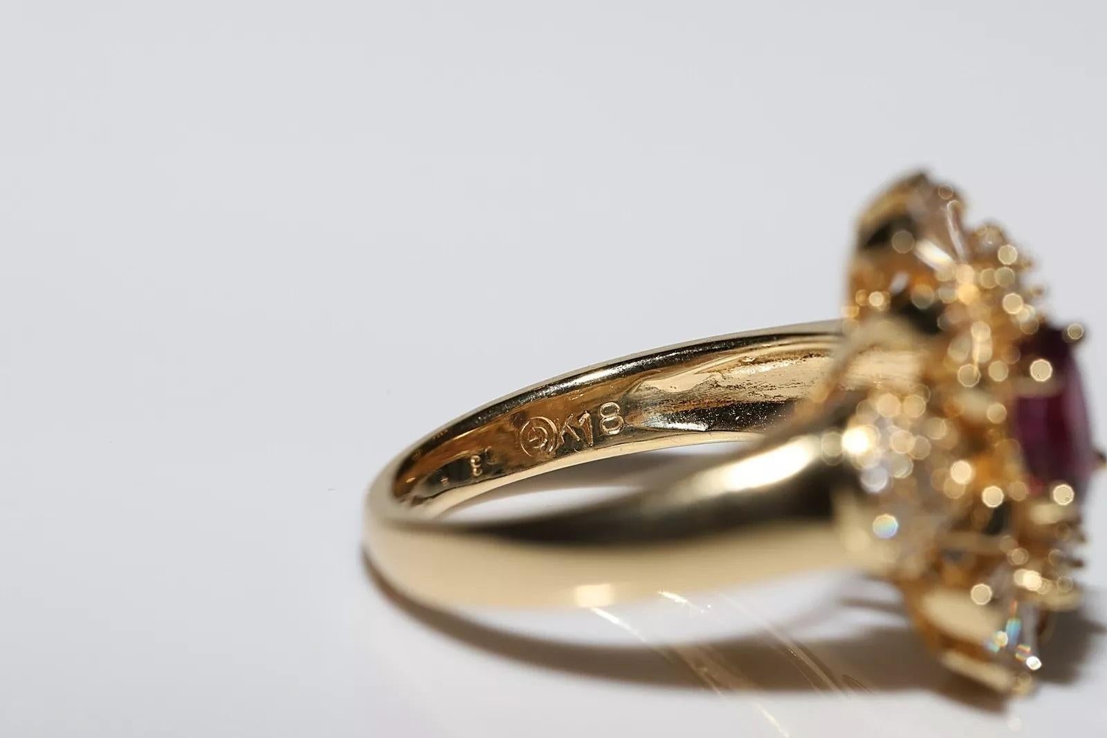 Bague navette originale des années 1980 en or 18 carats, diamant naturel et rubis en vente 3