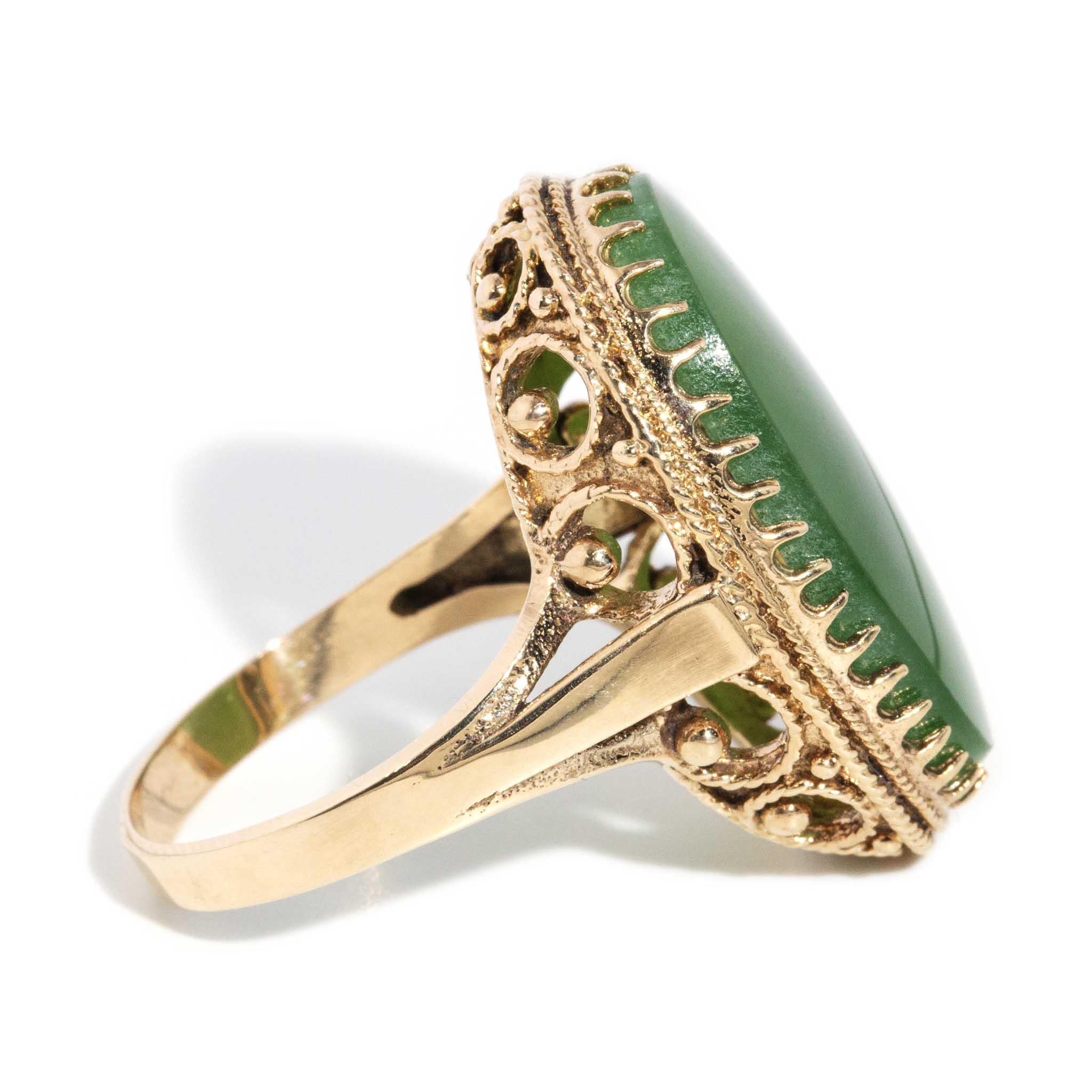 Women's Vintage Circa 1980s Oval Nephrite Jade Cabochon Ring 9 Carat Yellow Gold