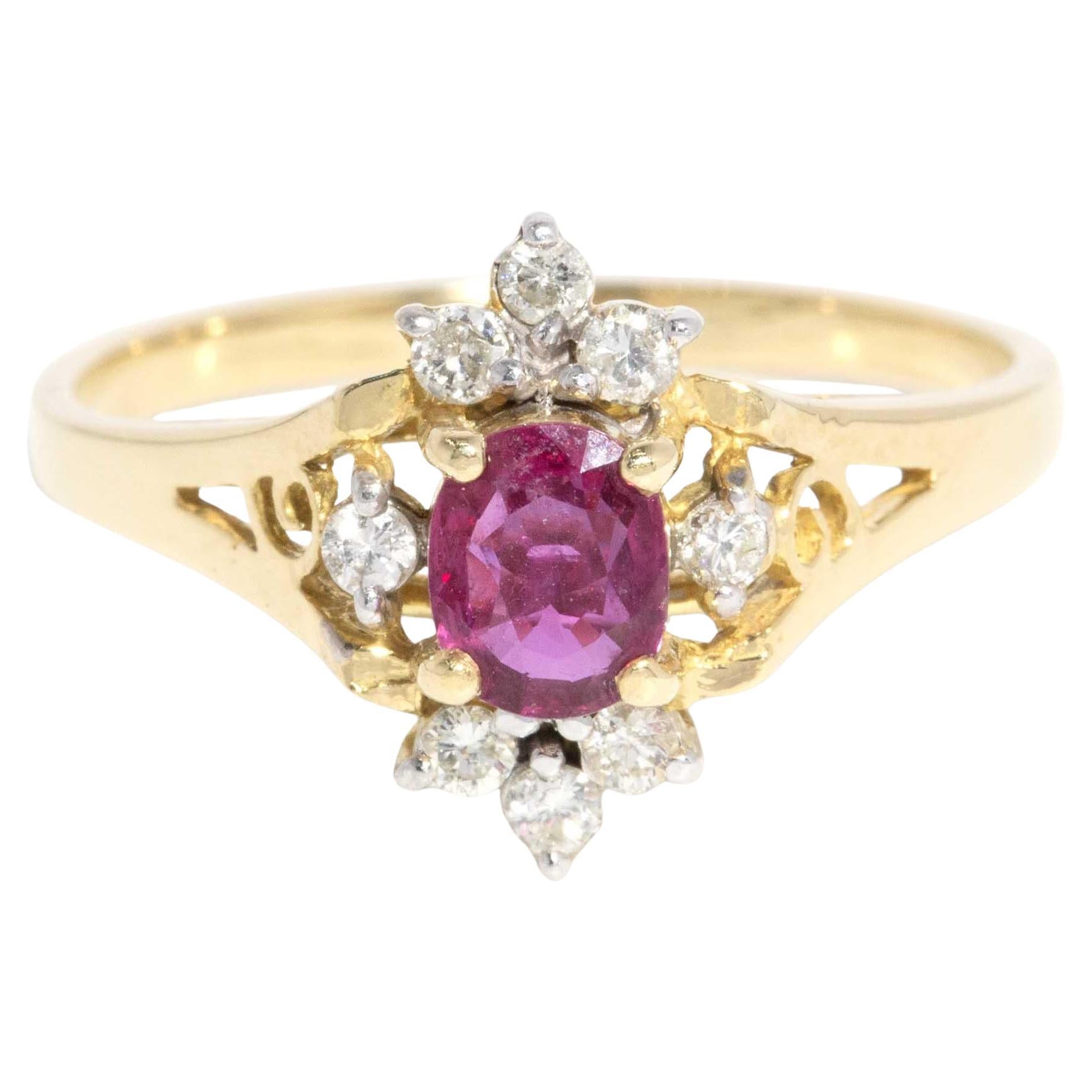 Vintage Circa 1980er Jahre Rubin-Diamant-Halo-Cluster 18 Karat Gelbgold