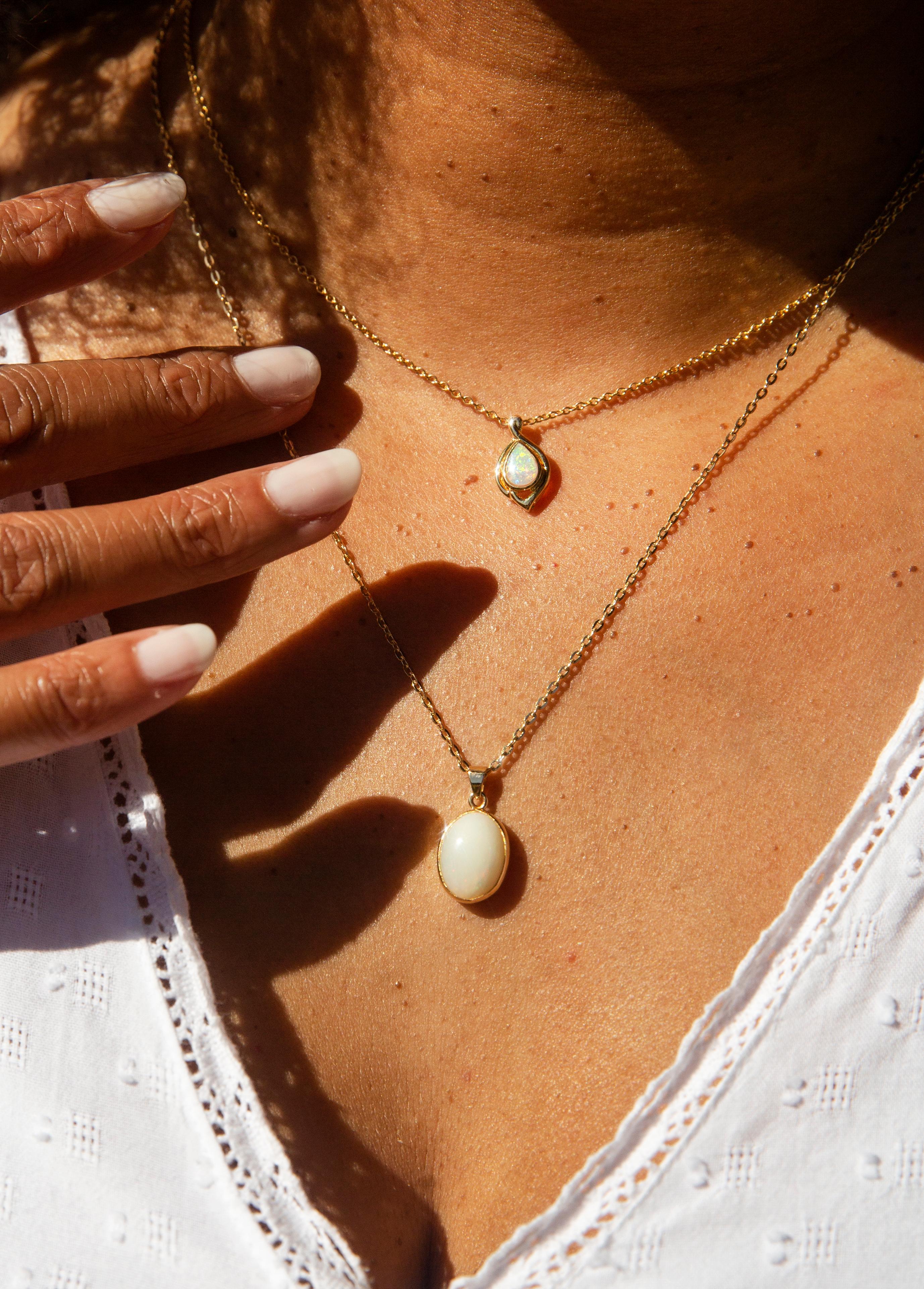 Oval Cut Vintage Circa 1980s Solid Oval Australian Opal Pendant & Chain 18 Carat Gold For Sale