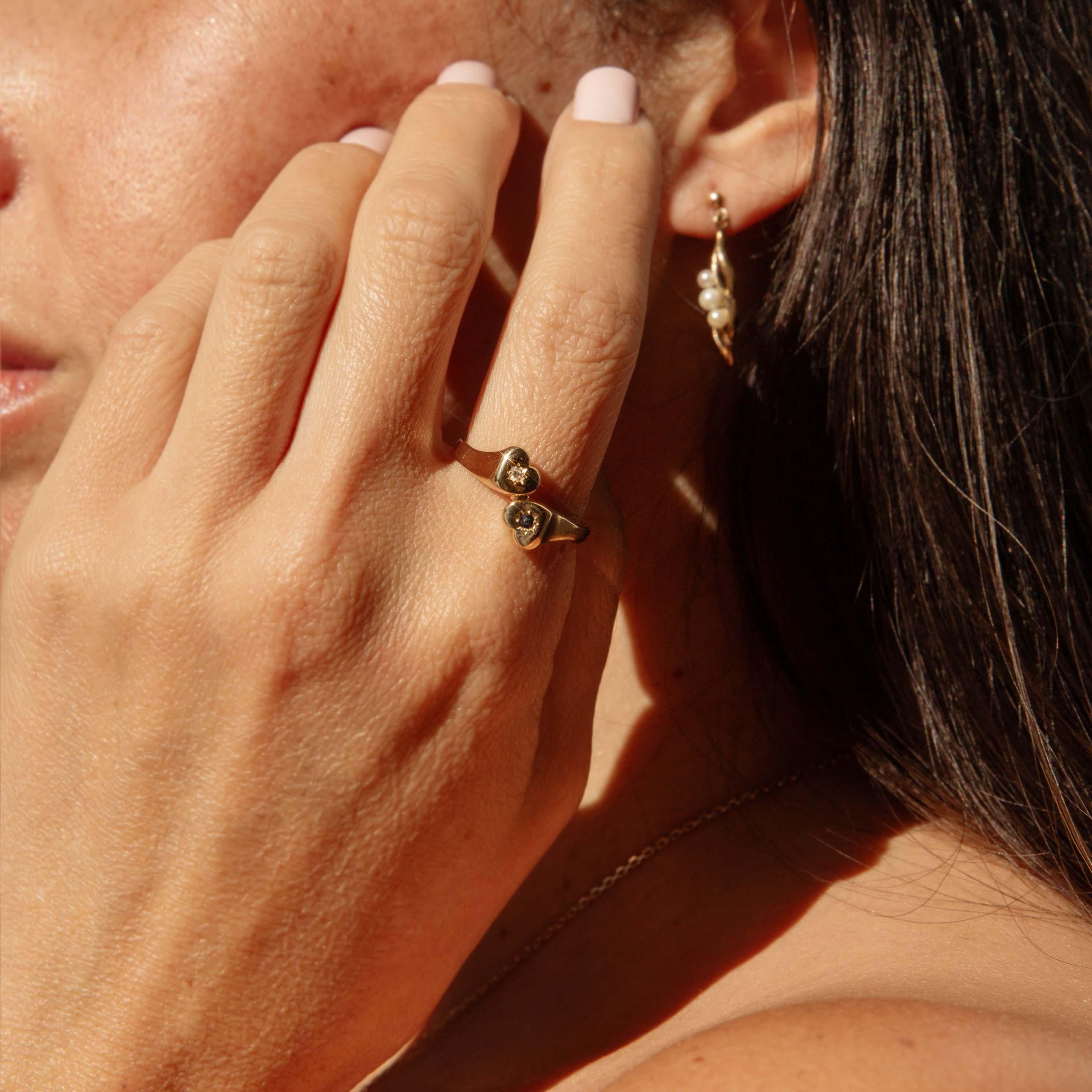 Women's Vintage Circa 1980s Toi Et Moi Sapphire & Diamond Ring 14 Carat Gold For Sale