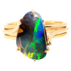 Vintage Circa 1980s Triangular Freeform Boulder Opal 18 Carat Yellow Gold Ring