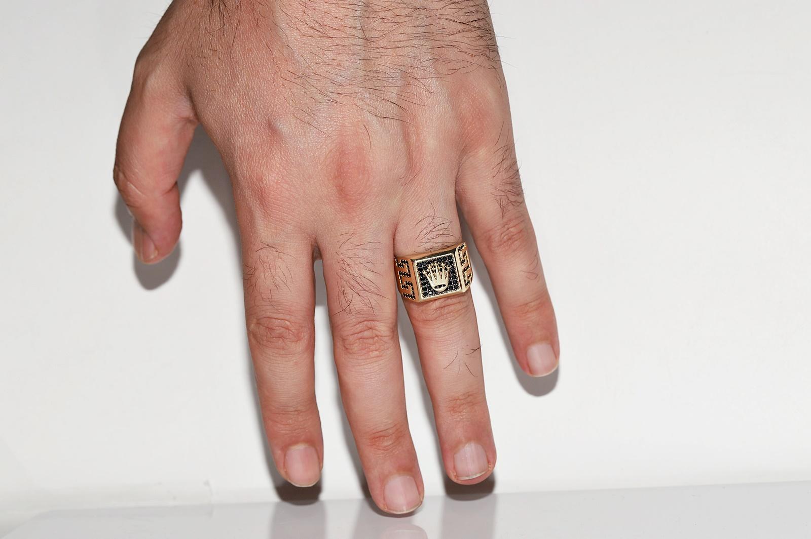 Vintage Circa 1990er Jahre 14k Gold natürlicher schwarzer Diamant dekorierter Vintage-Ring für Mann im Angebot 4