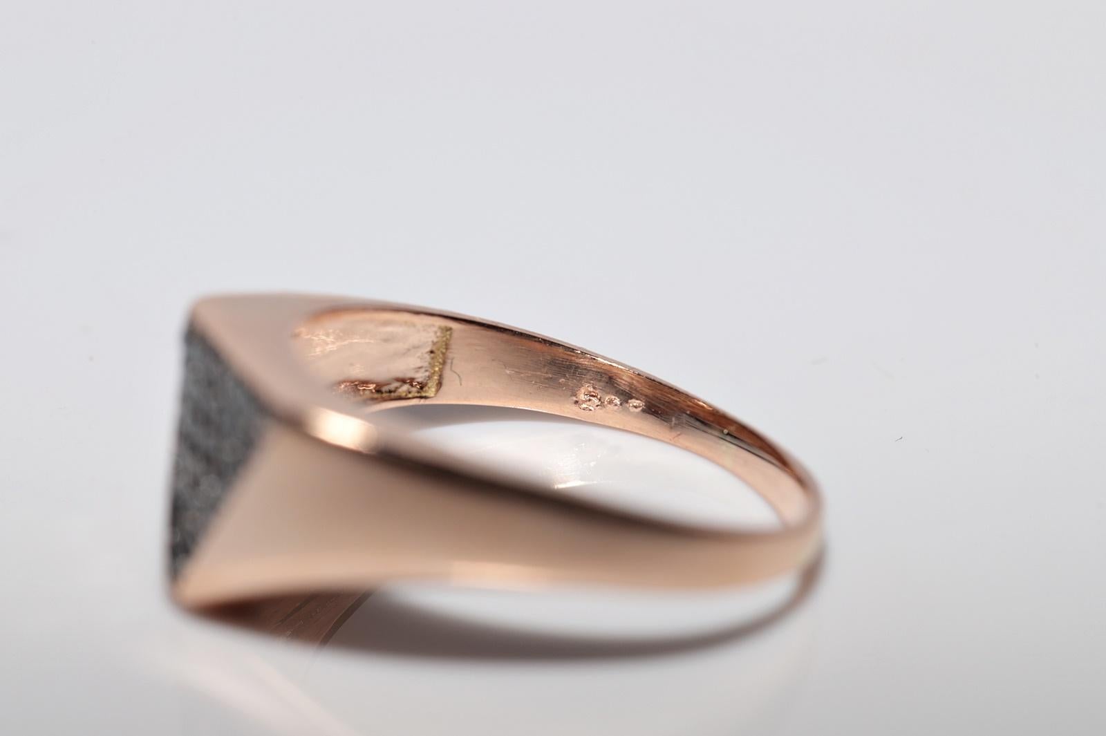 Anillo Vintage Circa 1990s Oro 14k Decorado con Diamantes Negros Naturales en venta 5