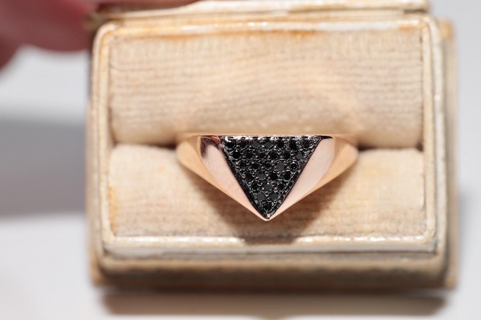 En muy buen estado.
El peso total es de 2,8 gramos.
Totalmente es diamante 0,40 ct.
La talla del anillo es US 6
Podemos fabricar cualquier tamaño.
Ponte en contacto para cualquier pregunta.