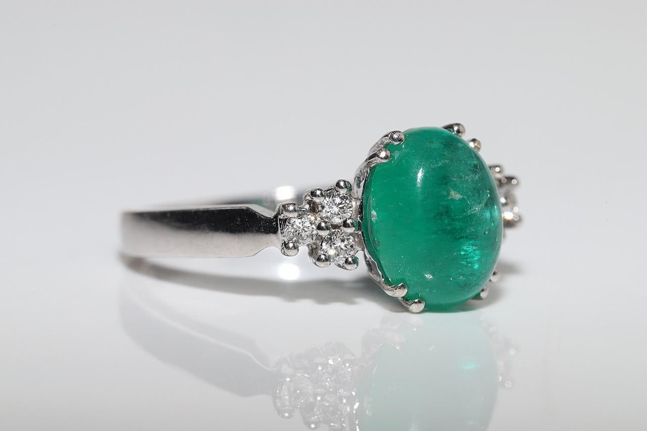 Vintage Circa 1990er Jahre 14k Gold Natürlicher Diamant und Cabochon Smaragd Dekorierter Ring im Angebot 6