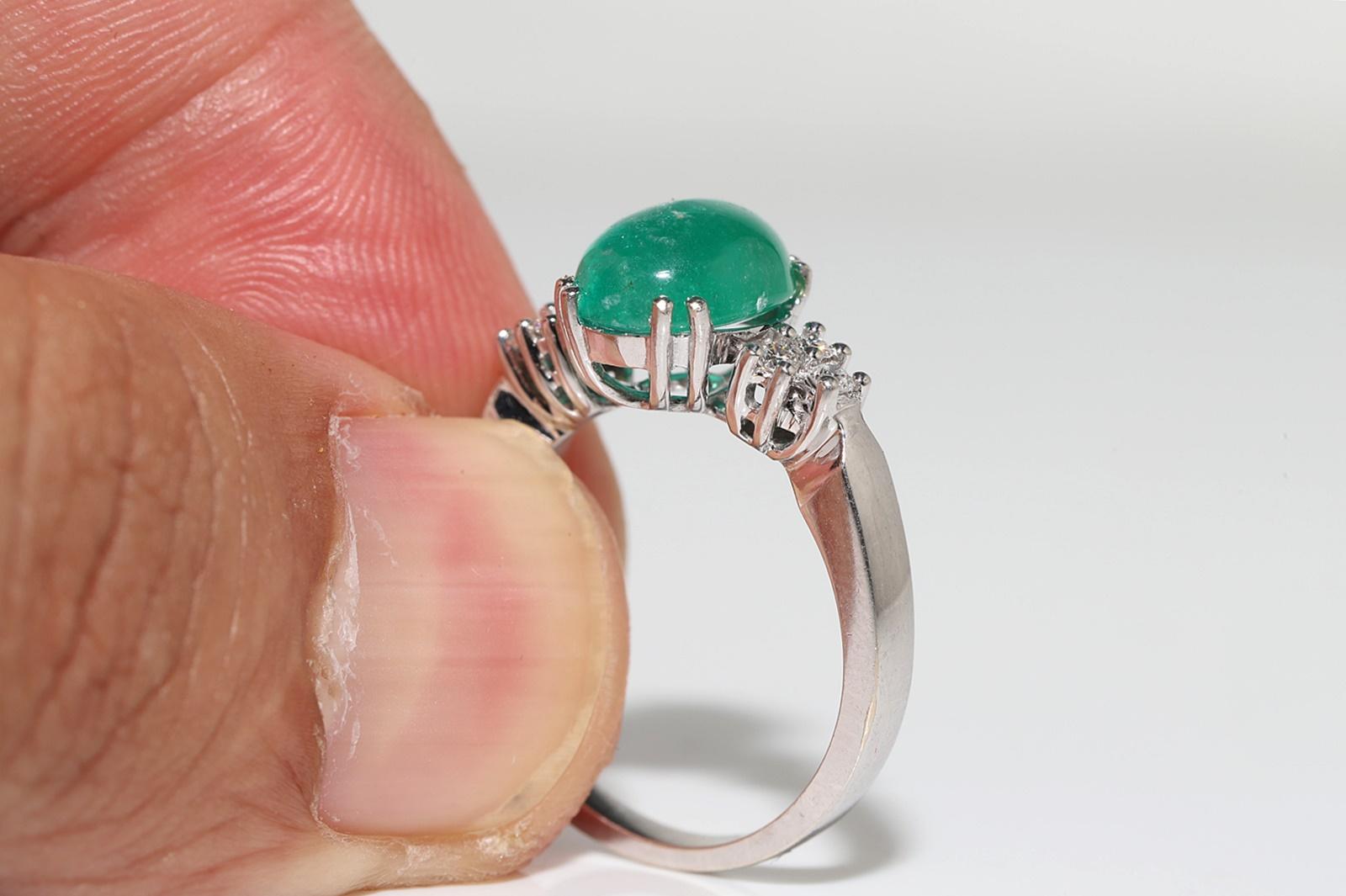 Vintage Circa 1990er Jahre 14k Gold Natürlicher Diamant und Cabochon Smaragd Dekorierter Ring im Angebot 9