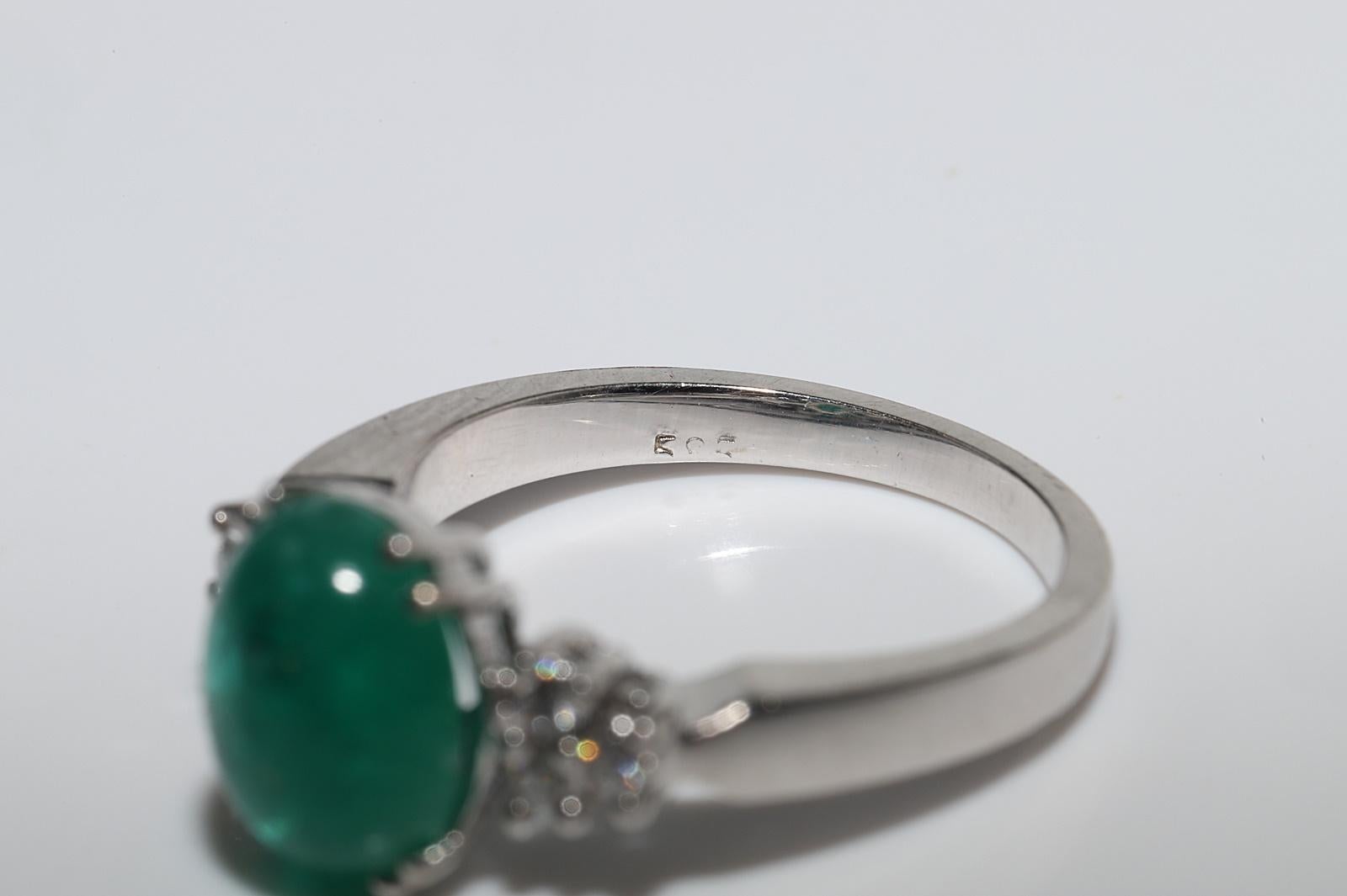 Vintage Circa 1990er Jahre 14k Gold Natürlicher Diamant und Cabochon Smaragd Dekorierter Ring im Angebot 10