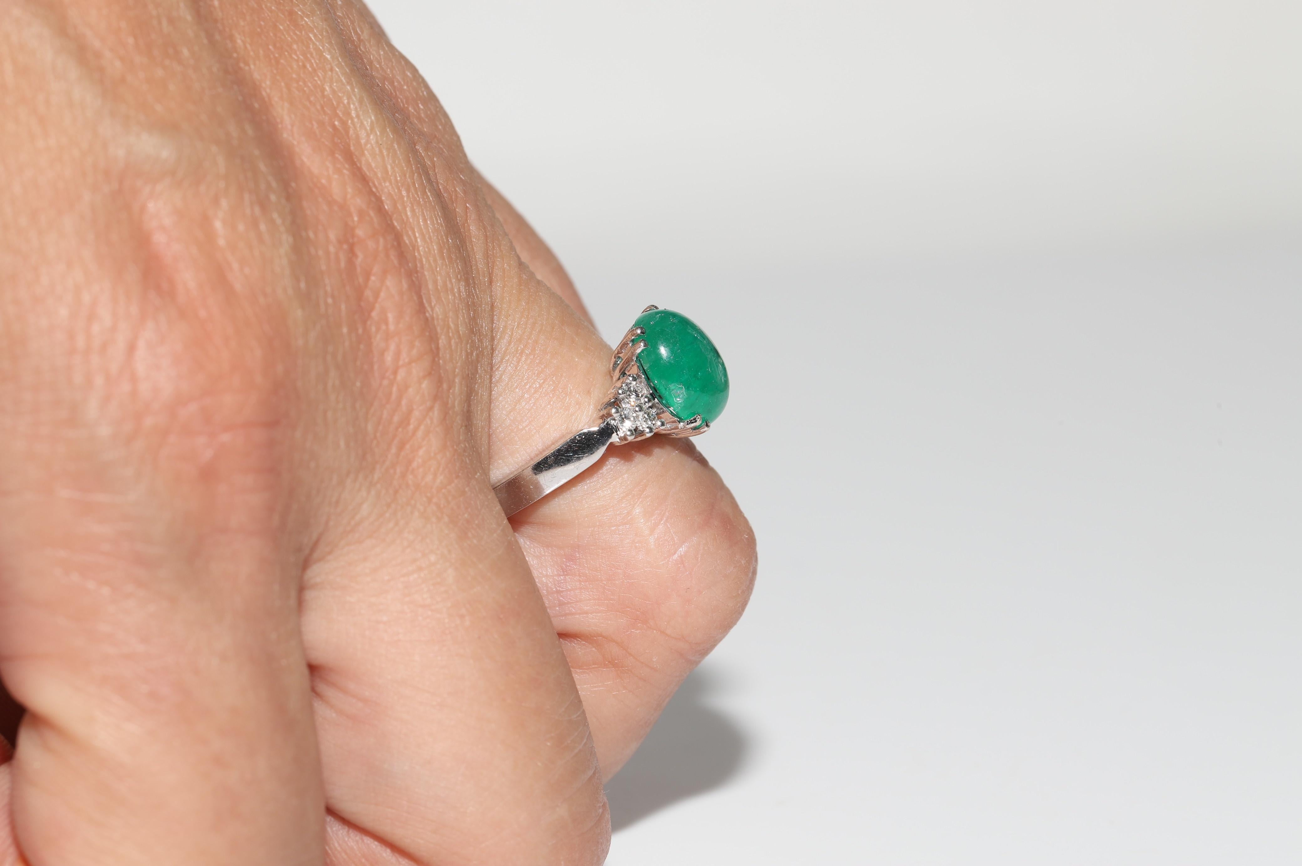 Vintage Circa 1990er Jahre 14k Gold Natürlicher Diamant und Cabochon Smaragd Dekorierter Ring Damen im Angebot