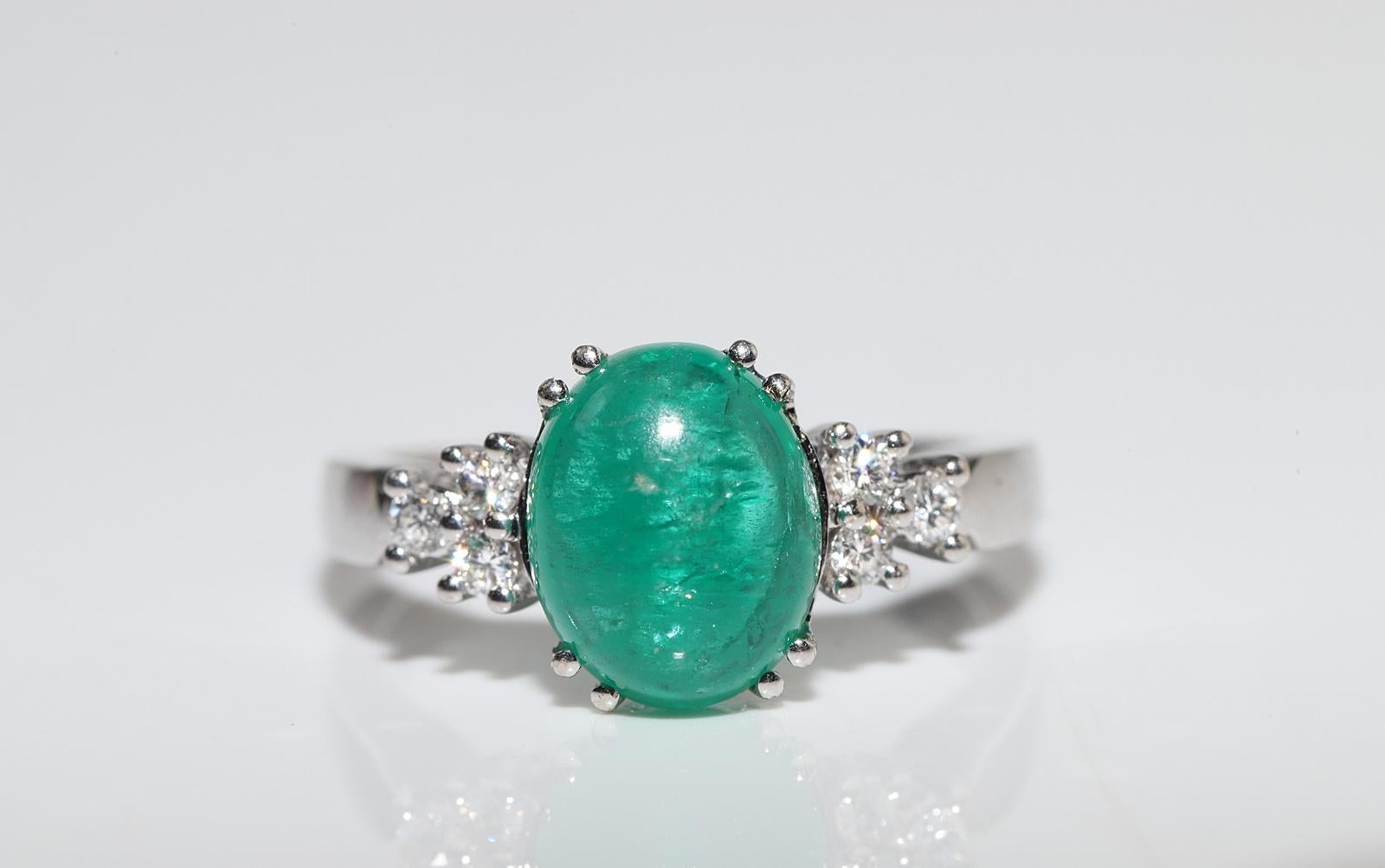 Vintage Circa 1990er Jahre 14k Gold Natürlicher Diamant und Cabochon Smaragd Dekorierter Ring im Angebot 4
