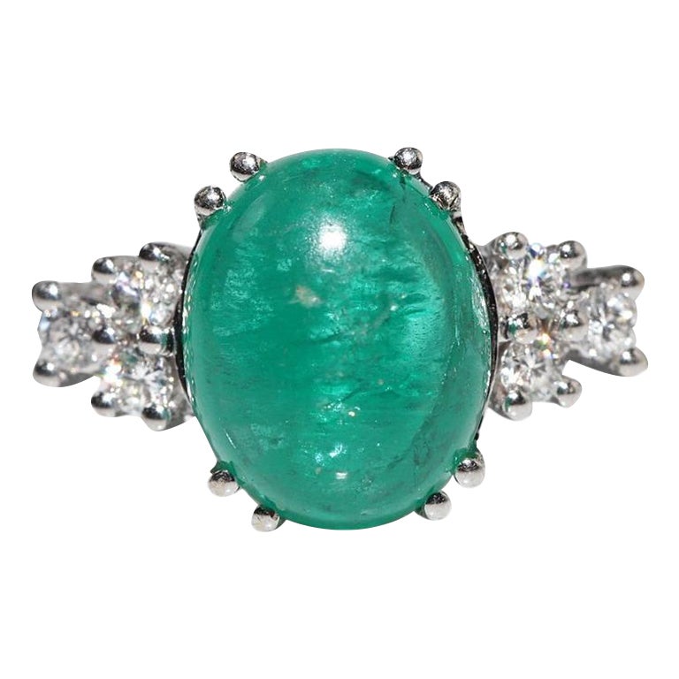 Vintage Circa 1990er Jahre 14k Gold Natürlicher Diamant und Cabochon Smaragd Dekorierter Ring