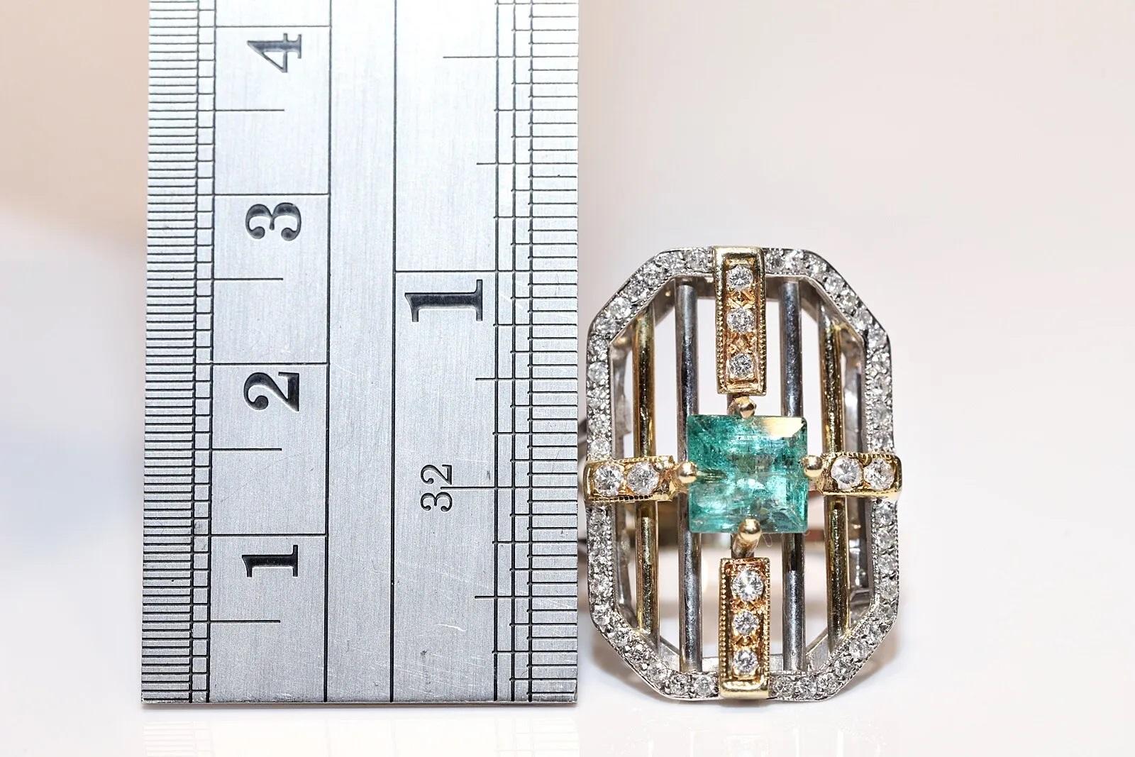 Vintage Circa 1990s 14k Gold Natural Diamond And Square Cut Emerald Ring For Sale 2