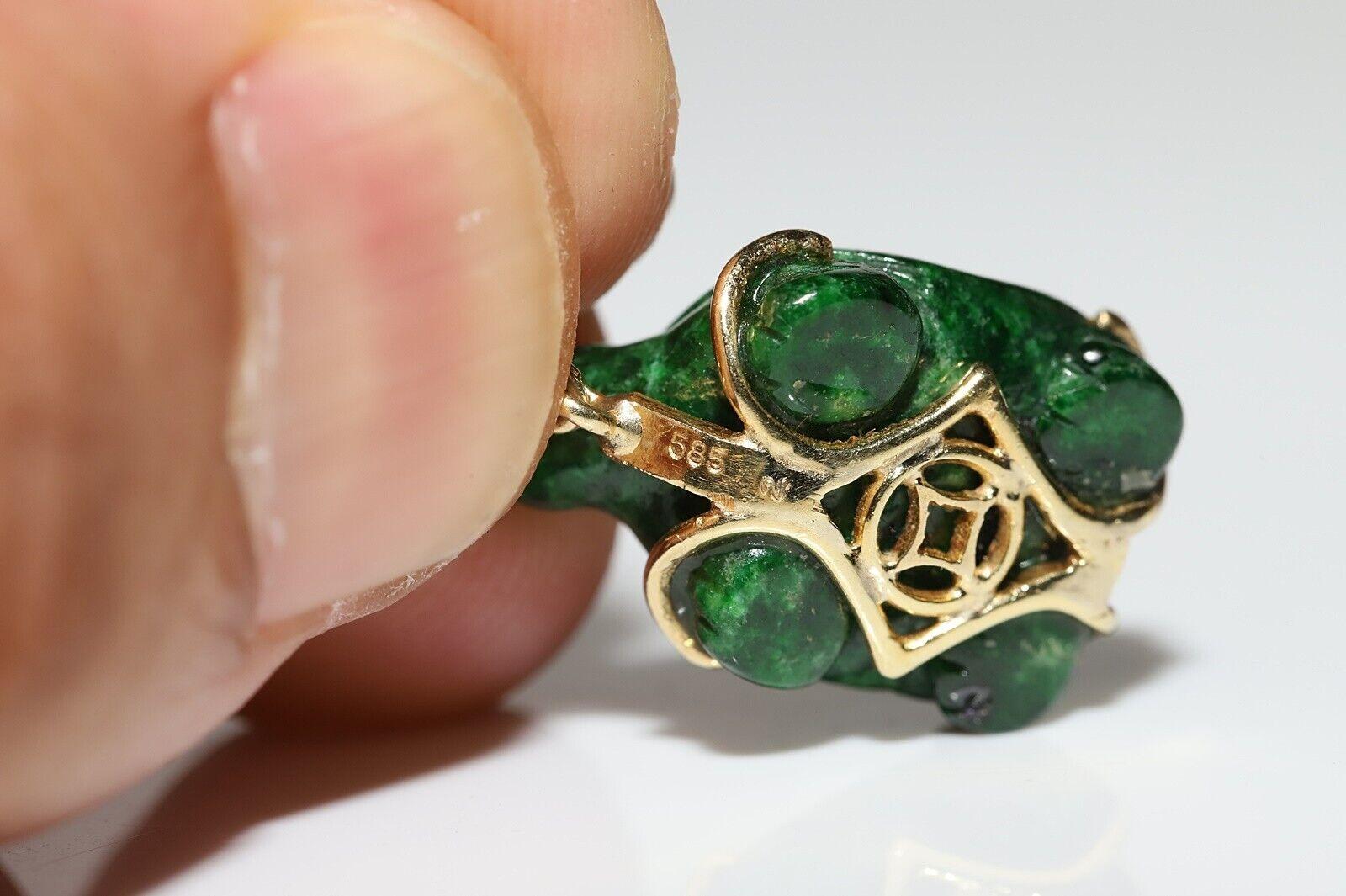 Women's Vintage Circa 1990s 14k Gold Natural Diamond And Malachite Turtle Earring For Sale
