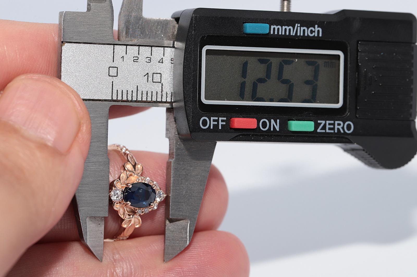 Vintage CIRCA 1990er Jahre 14k Gold Naturdiamant und Oval Cut Saphir Navette Ring im Angebot 7