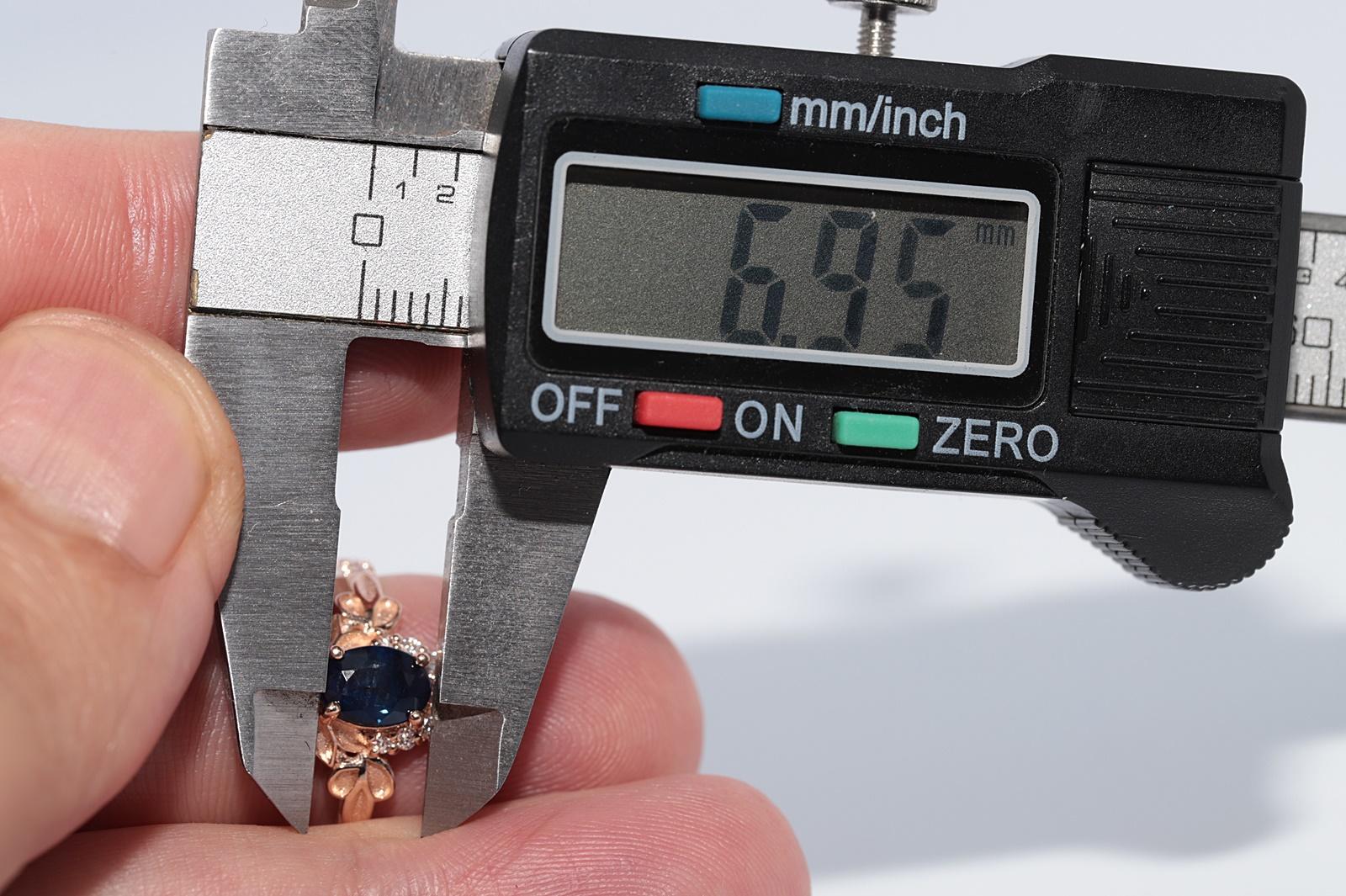 Vintage CIRCA 1990er Jahre 14k Gold Naturdiamant und Oval Cut Saphir Navette Ring im Angebot 8