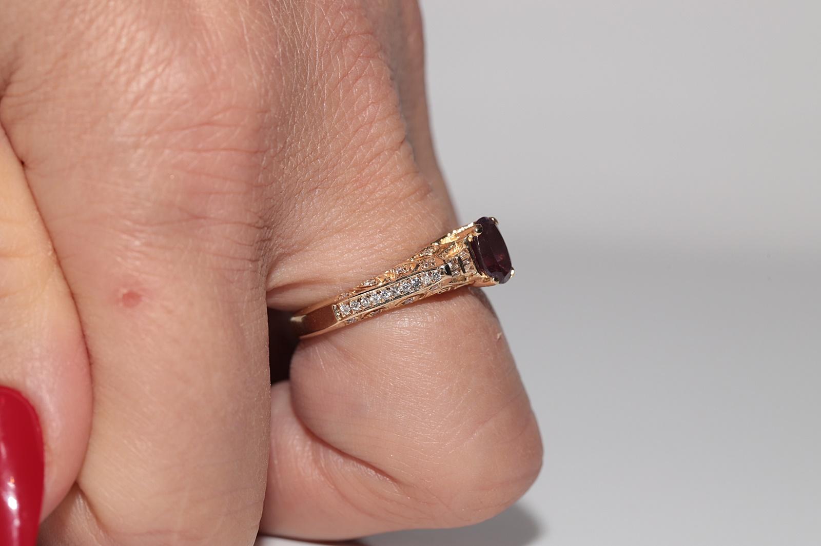 Vintage Circa 1990s 14k Gold Natural Diamond And Oval Cut Tourmaline Ring For Sale 10