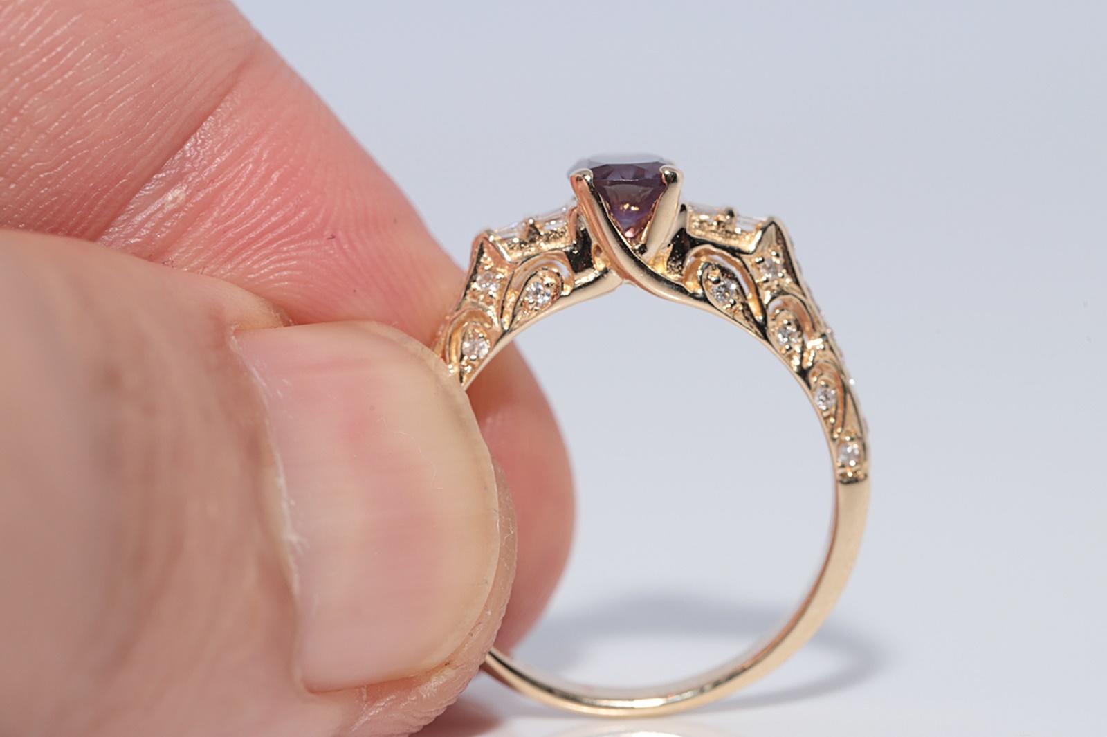 Vintage Circa 1990s 14k Gold Natural Diamond And Oval Cut Tourmaline Ring For Sale 1