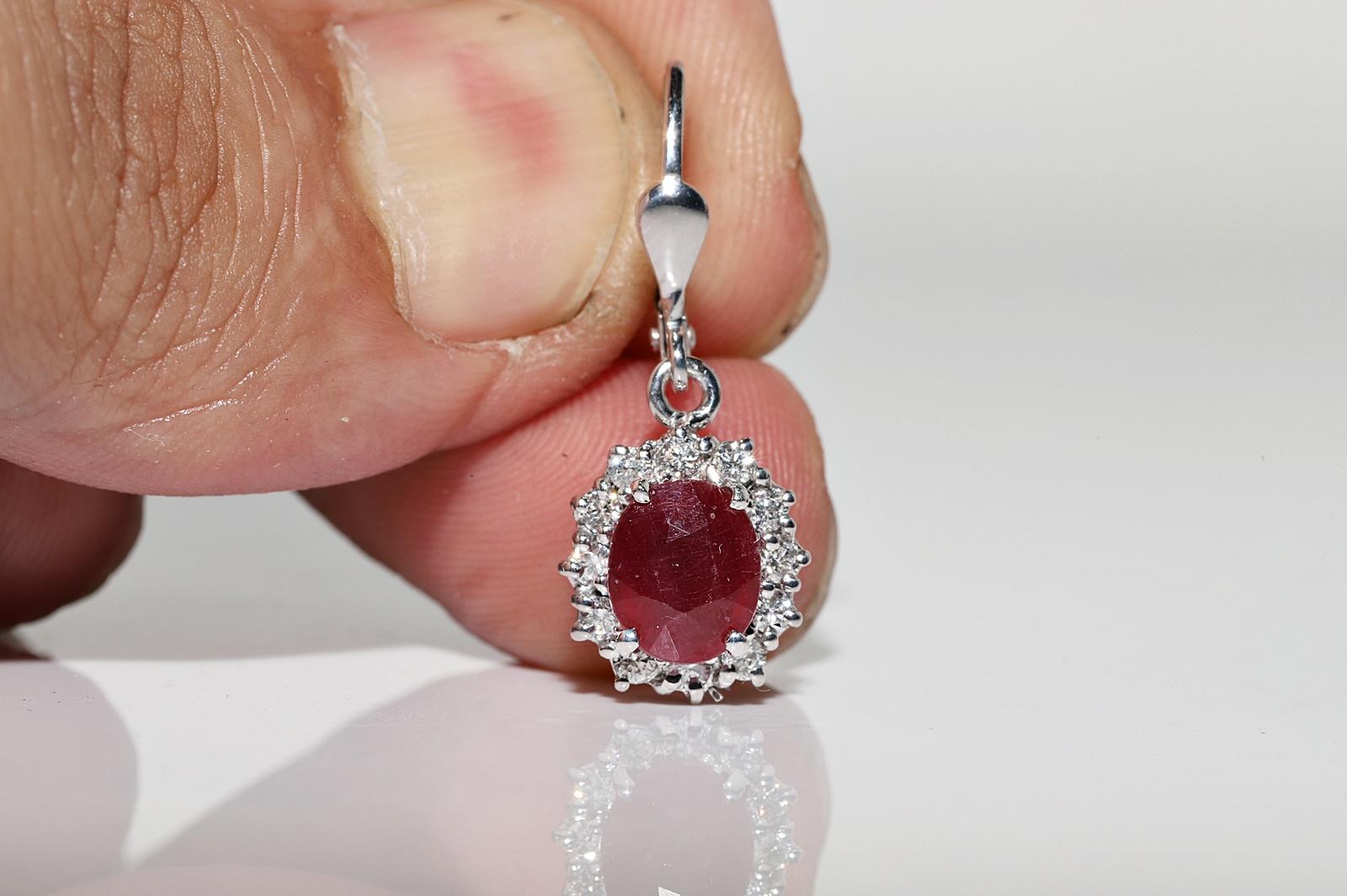Vintage Circa 1990s 14k Gold Natural Diamond And Ruby Decorated Earring In Good Condition For Sale In Fatih/İstanbul, 34