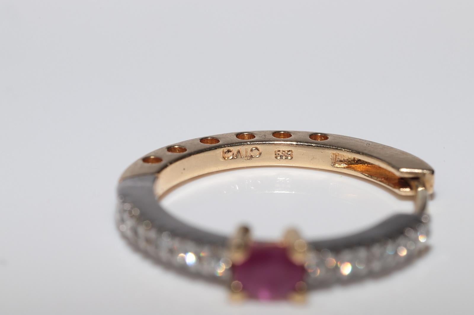 Vintage Circa 1990er Jahre 14k Gold Natürlicher Diamant und Rubin Dekorierter Creolen-Ohrring im Angebot 3