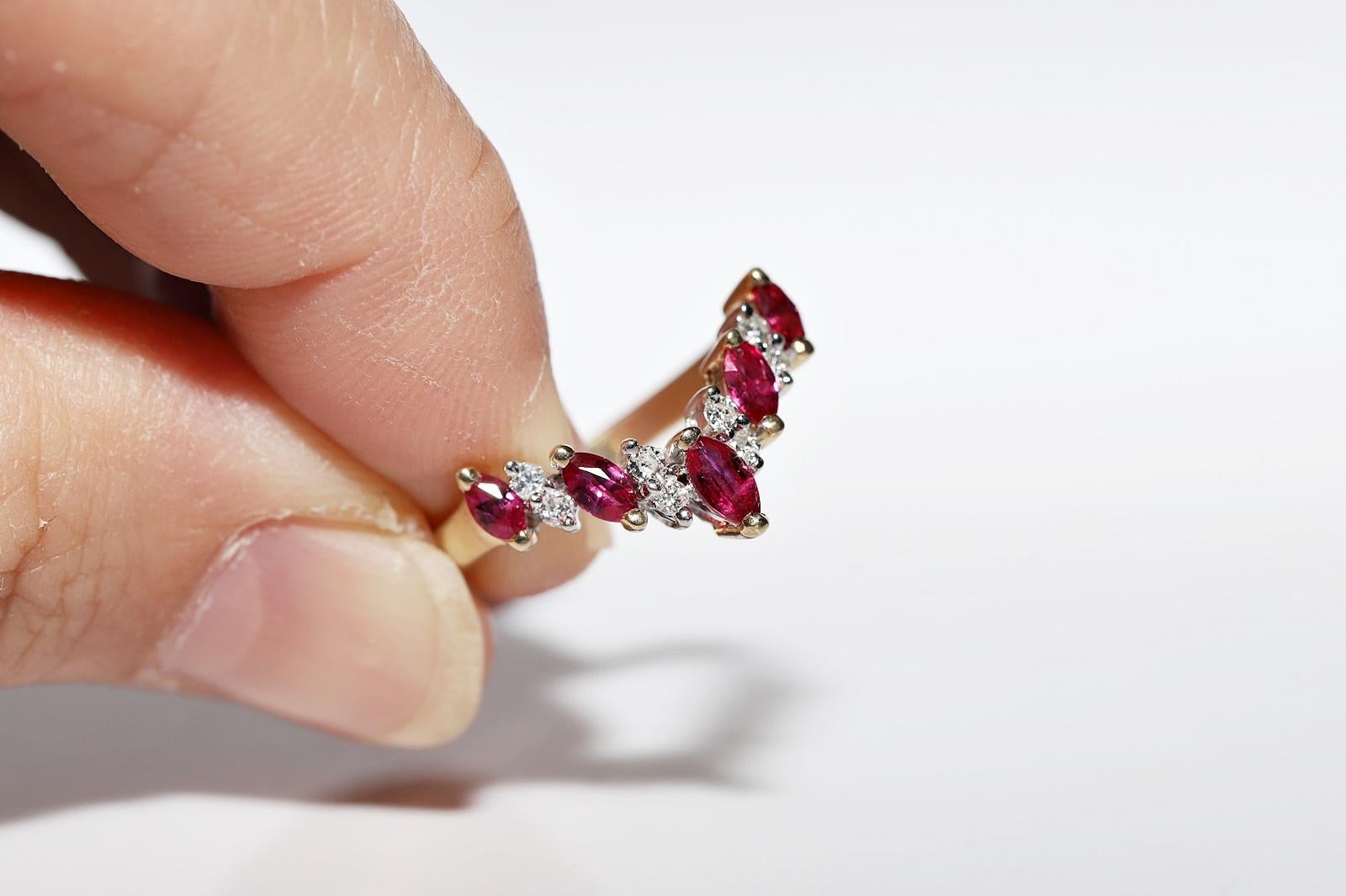  Vintage Circa 1990s 14k Gold Natural Diamond And Ruby Decorated Ring  For Sale 8