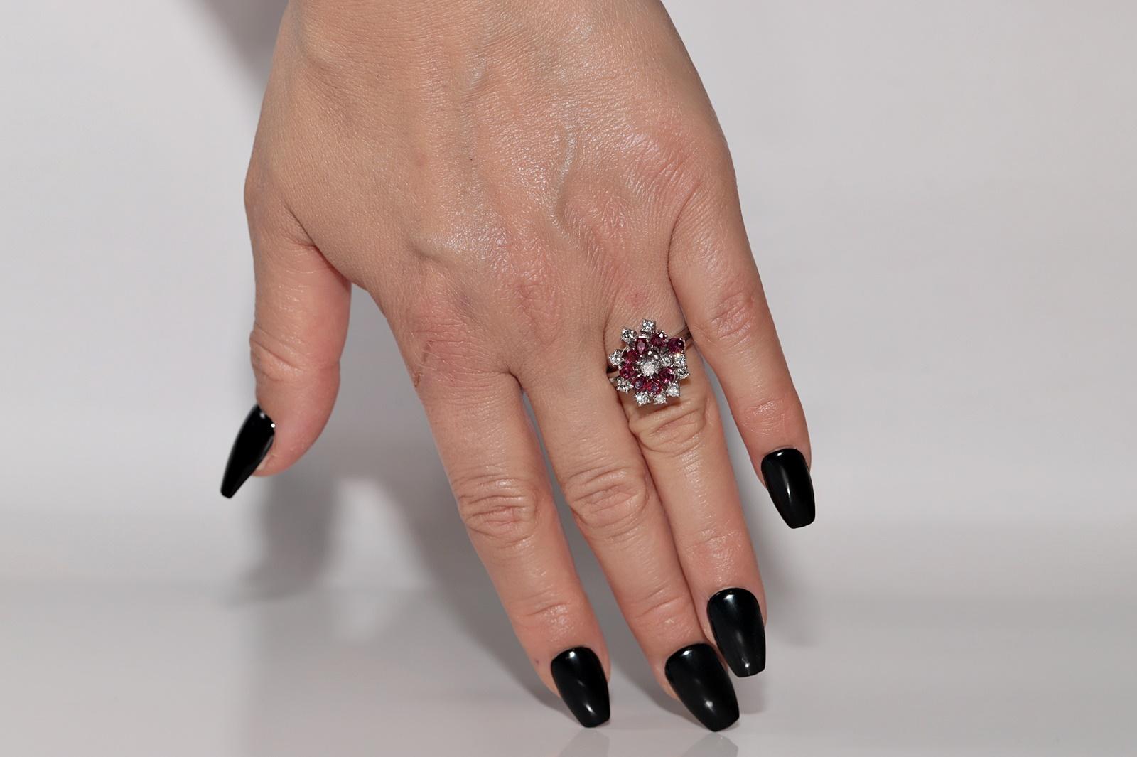 Vintage Circa 1990er Jahre 14k Gold Natürlicher Diamant und Rubin Dekorierter Ring im Angebot 8