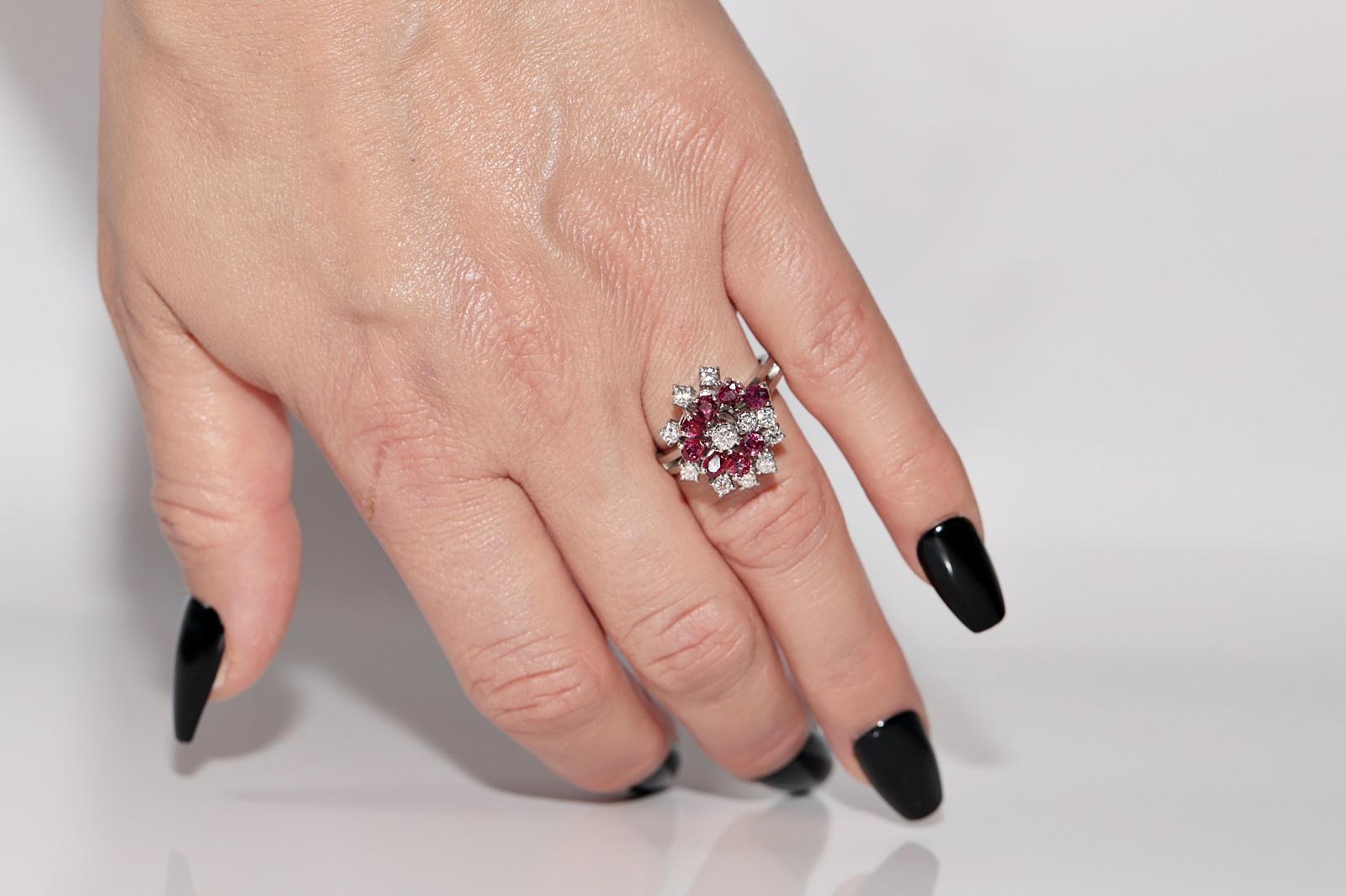 Vintage Circa 1990er Jahre 14k Gold Natürlicher Diamant und Rubin Dekorierter Ring im Angebot 9