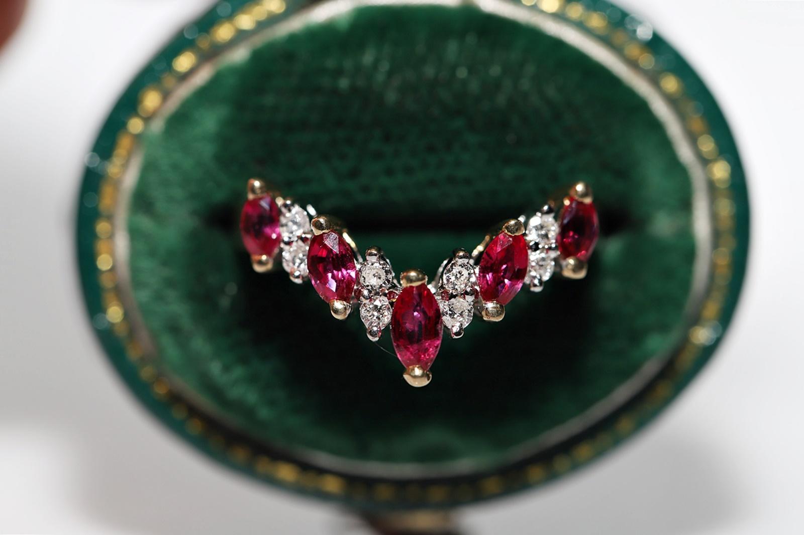  Vintage Circa 1990s 14k Gold Natural Diamond And Ruby Decorated Ring  In Good Condition For Sale In Fatih/İstanbul, 34
