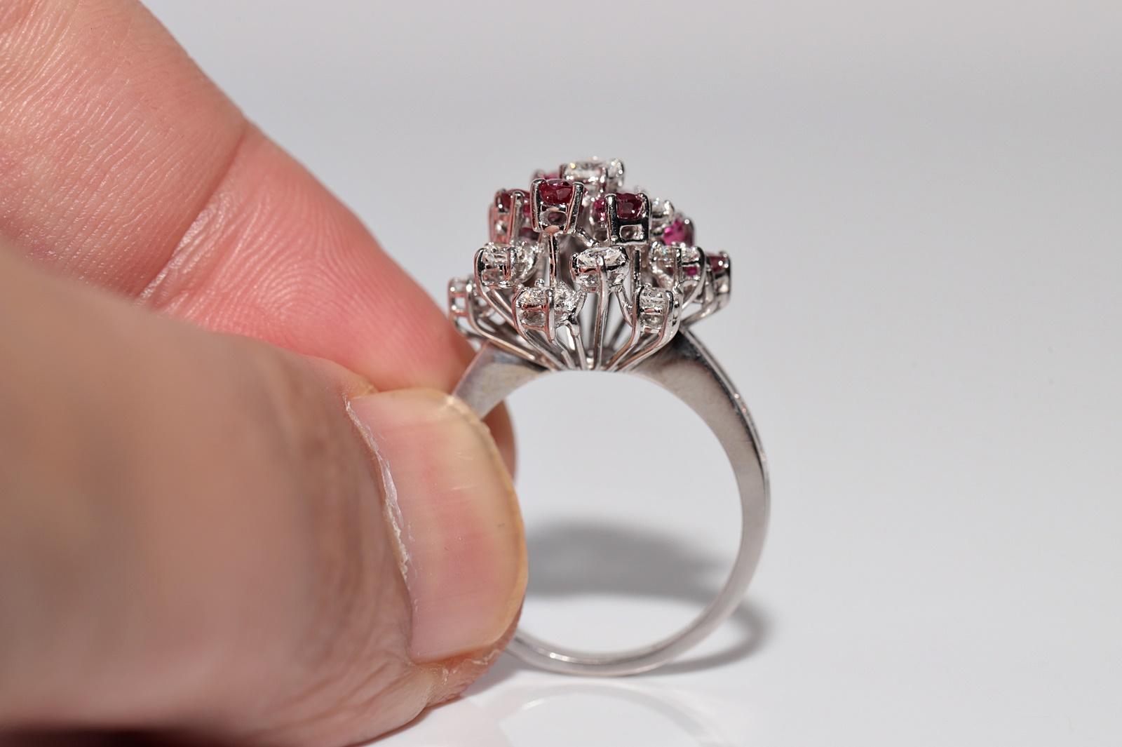 Vintage Circa 1990er Jahre 14k Gold Natürlicher Diamant und Rubin Dekorierter Ring Damen im Angebot