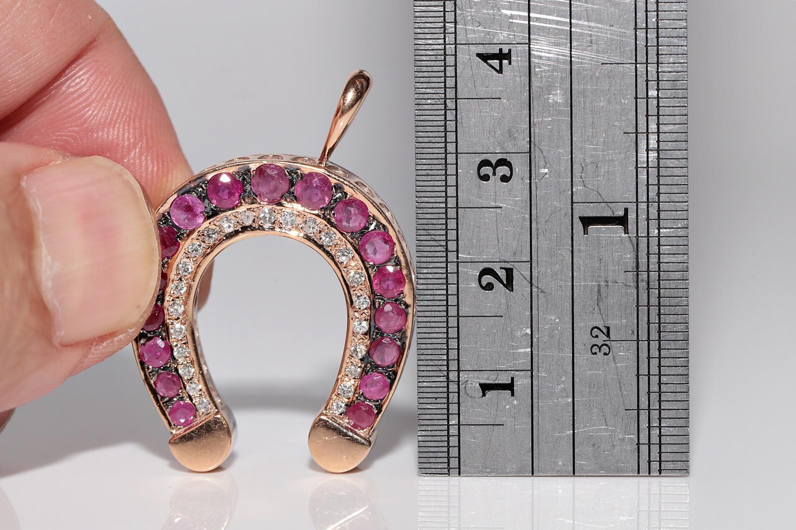 Colgante vintage circa años 90 de oro de 14k con diamante natural y rubí en forma de herradura Retro