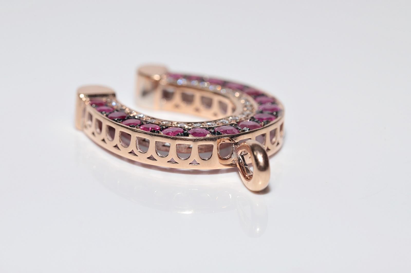 Colgante vintage circa años 90 de oro de 14k con diamante natural y rubí en forma de herradura 2