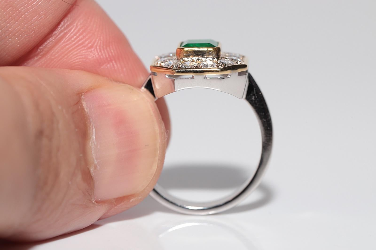 Vintage Circa 1990s 14k Gold Natural Diamond And Square Cut Emerald Strong Ring For Sale 5