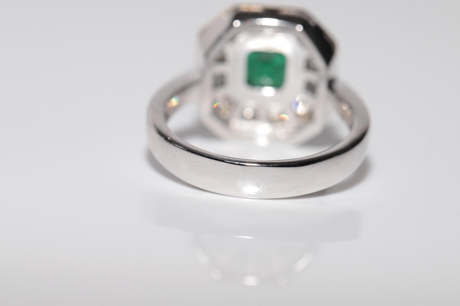 Vintage Circa 1990s 14k Gold Natural Diamond And Square Cut Emerald Strong Ring For Sale 7