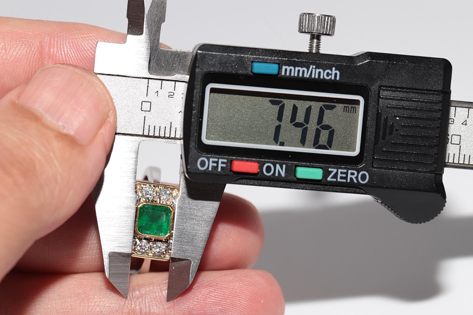 Vintage Circa 1990s 14k Gold Natural Diamond And Square Cut Emerald Strong Ring For Sale 12