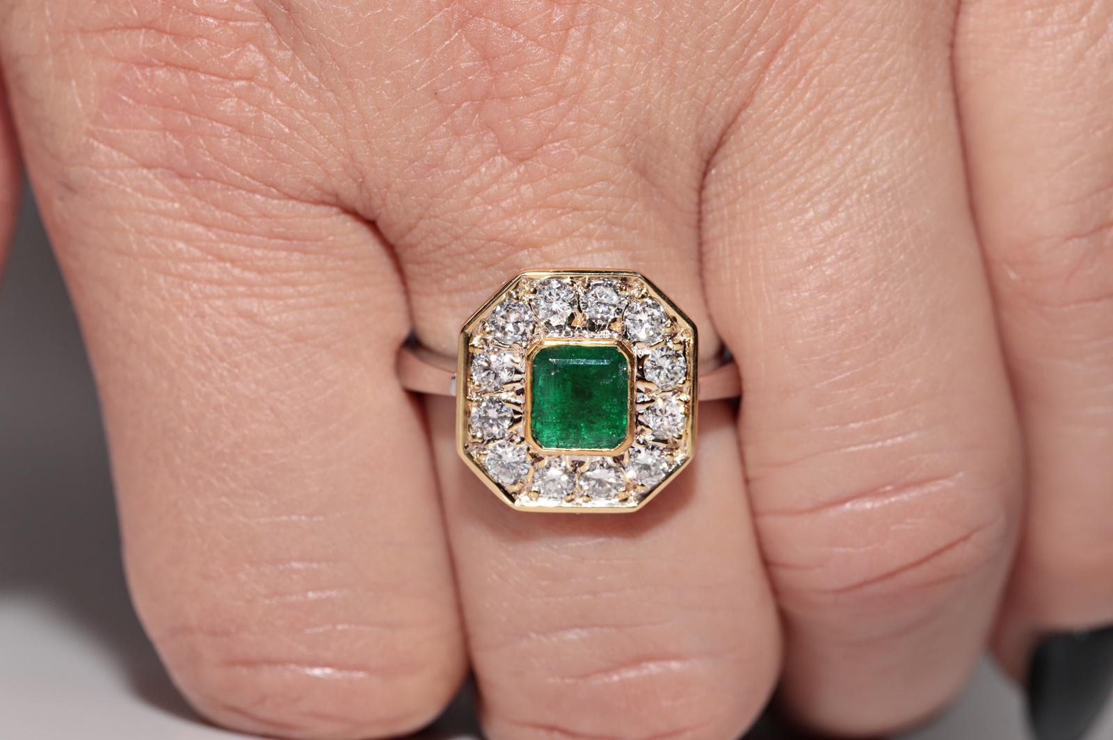 Vintage Circa 1990s 14k Gold Natural Diamond And Square Cut Emerald Strong Ring In Good Condition For Sale In Fatih/İstanbul, 34