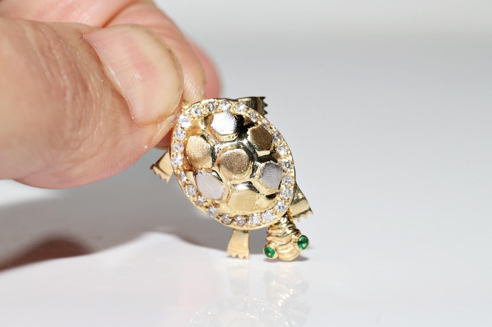 Vintage Circa 1990er Jahre 14k Gold natürlicher Diamant und Schildkrötendekor-Anhänger (Brillantschliff) im Angebot