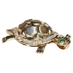 Vintage Circa 1990s 14k Gold Natural Diamond And Turtle Decorated Pendant 