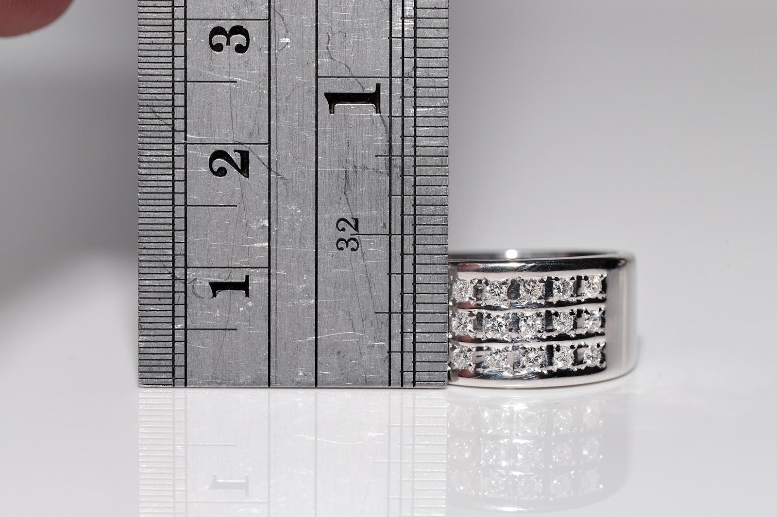 Vintage Circa 1990s 14k Gold Natural Diamond Band Strong Ring in vendita 4