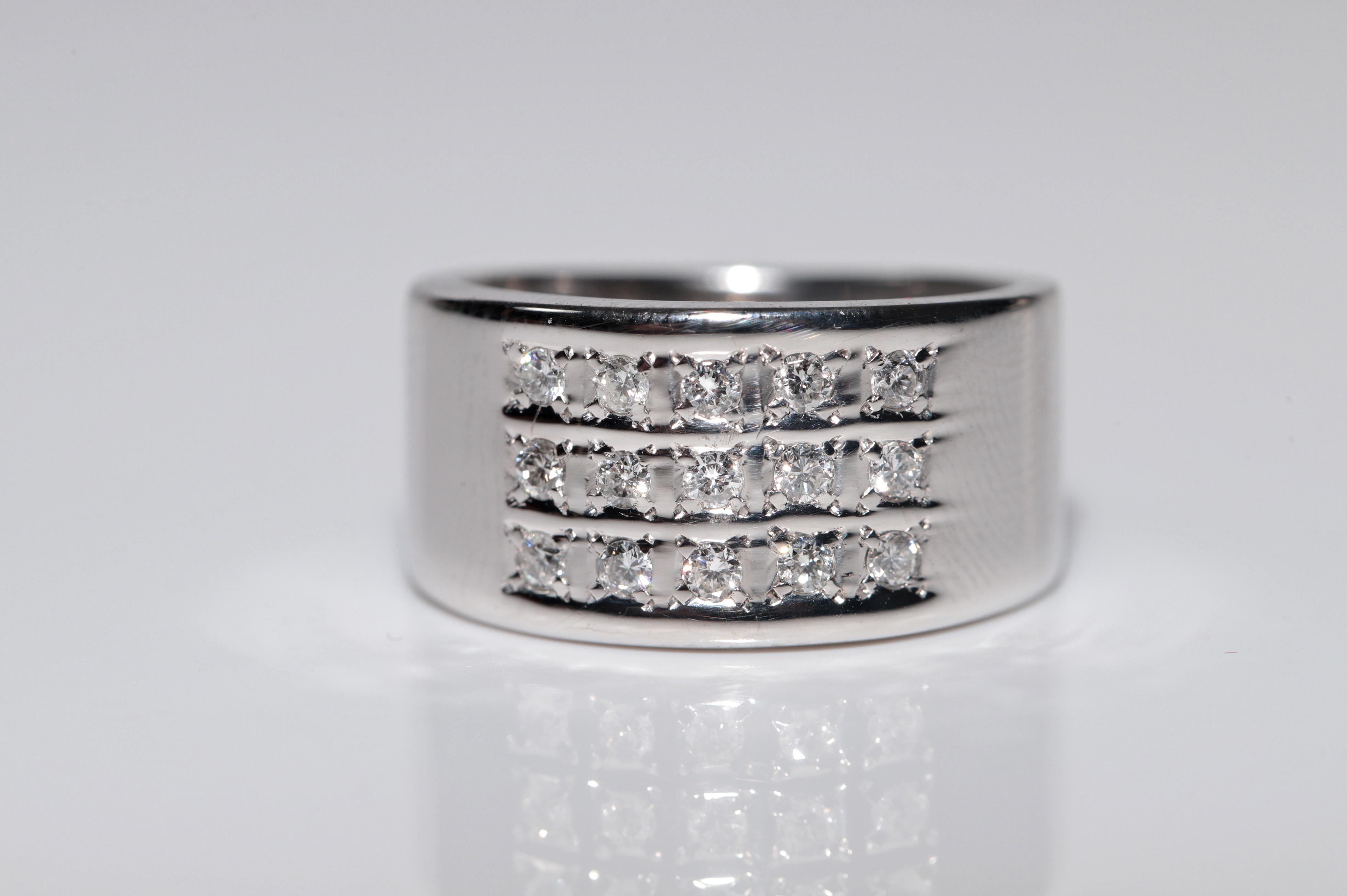 Rétro Vintage Circa 1990s 14k Gold Natural Diamond Band Strong Ring in vendita