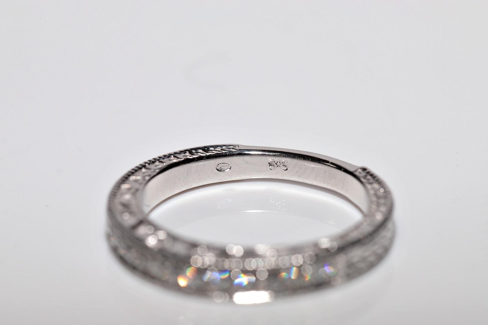 Vintage Circa 1990s 14k Gold Natural Diamond Decorated Band Ring For Sale 5