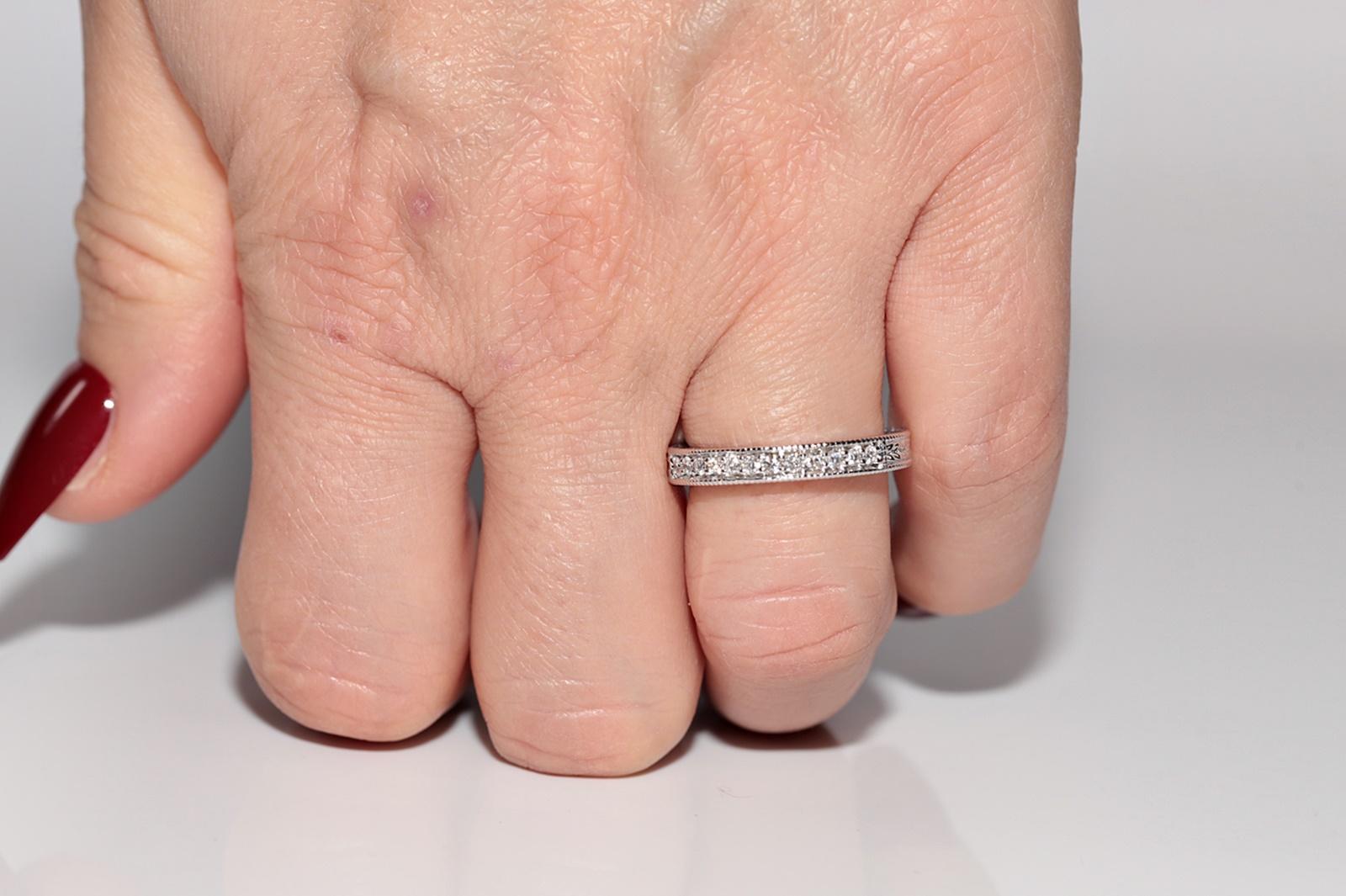 Vintage Circa 1990s 14k Gold Natural Diamond Decorated Band Ring For Sale 9