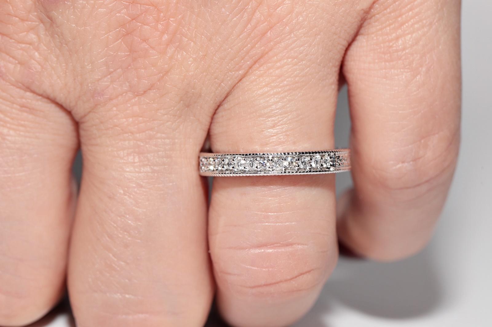 Vintage Circa 1990s 14k Gold Natural Diamond Decorated Band Ring For Sale 10