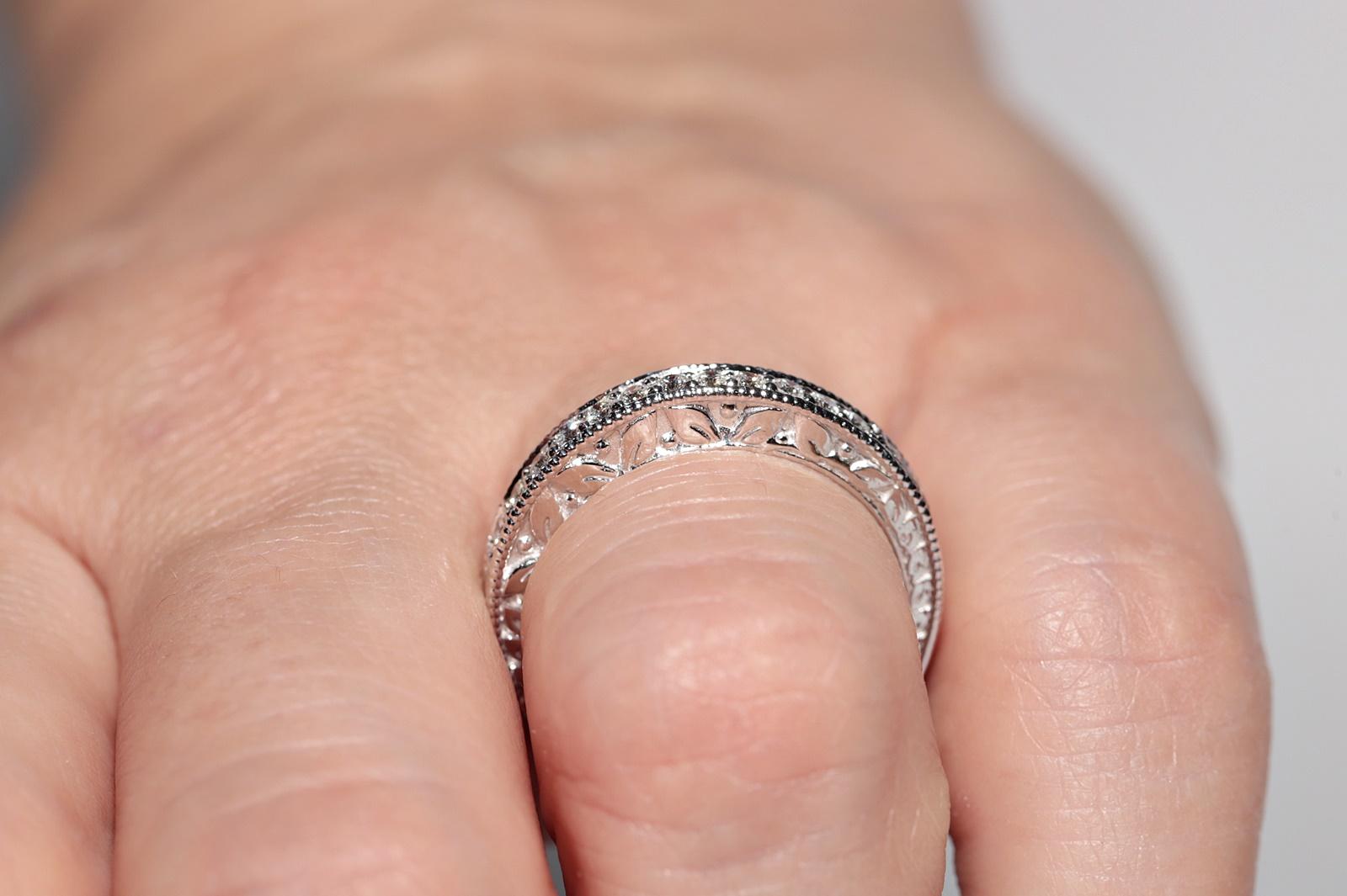 Vintage Circa 1990s 14k Gold Natural Diamond Decorated Band Ring For Sale 12