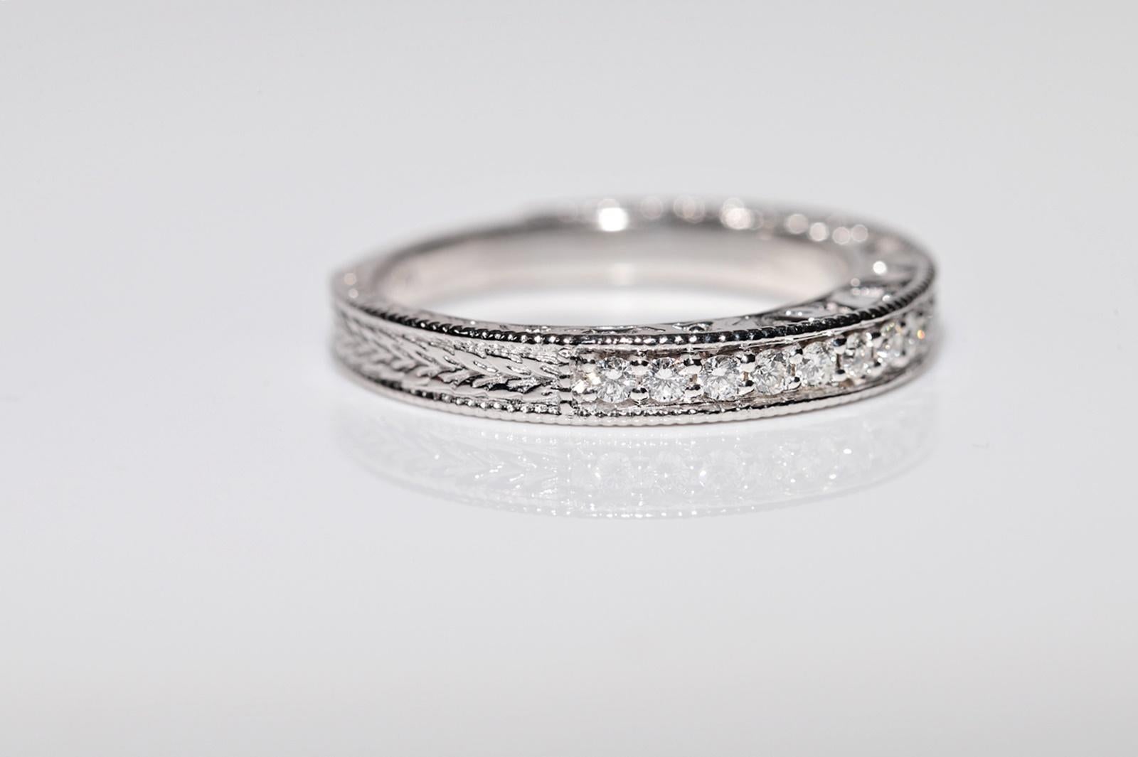 Women's Vintage Circa 1990s 14k Gold Natural Diamond Decorated Band Ring For Sale