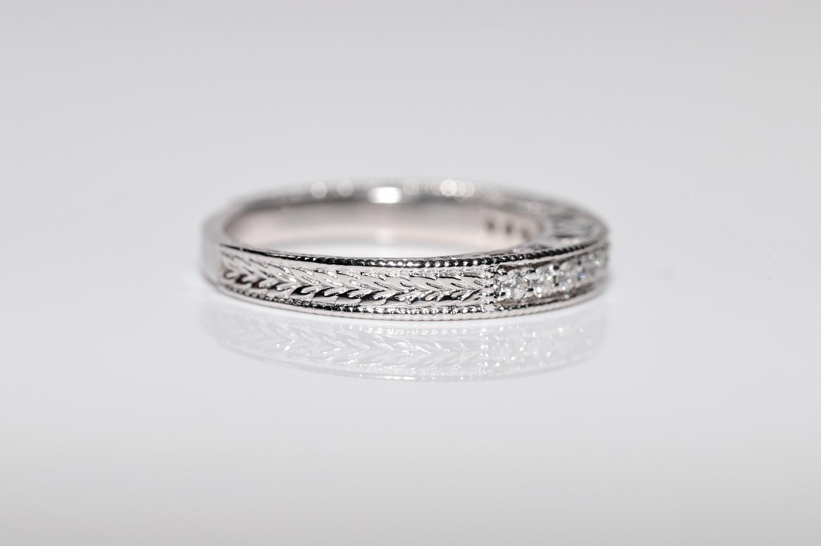 Vintage Circa 1990s 14k Gold Natural Diamond Decorated Band Ring For Sale 1
