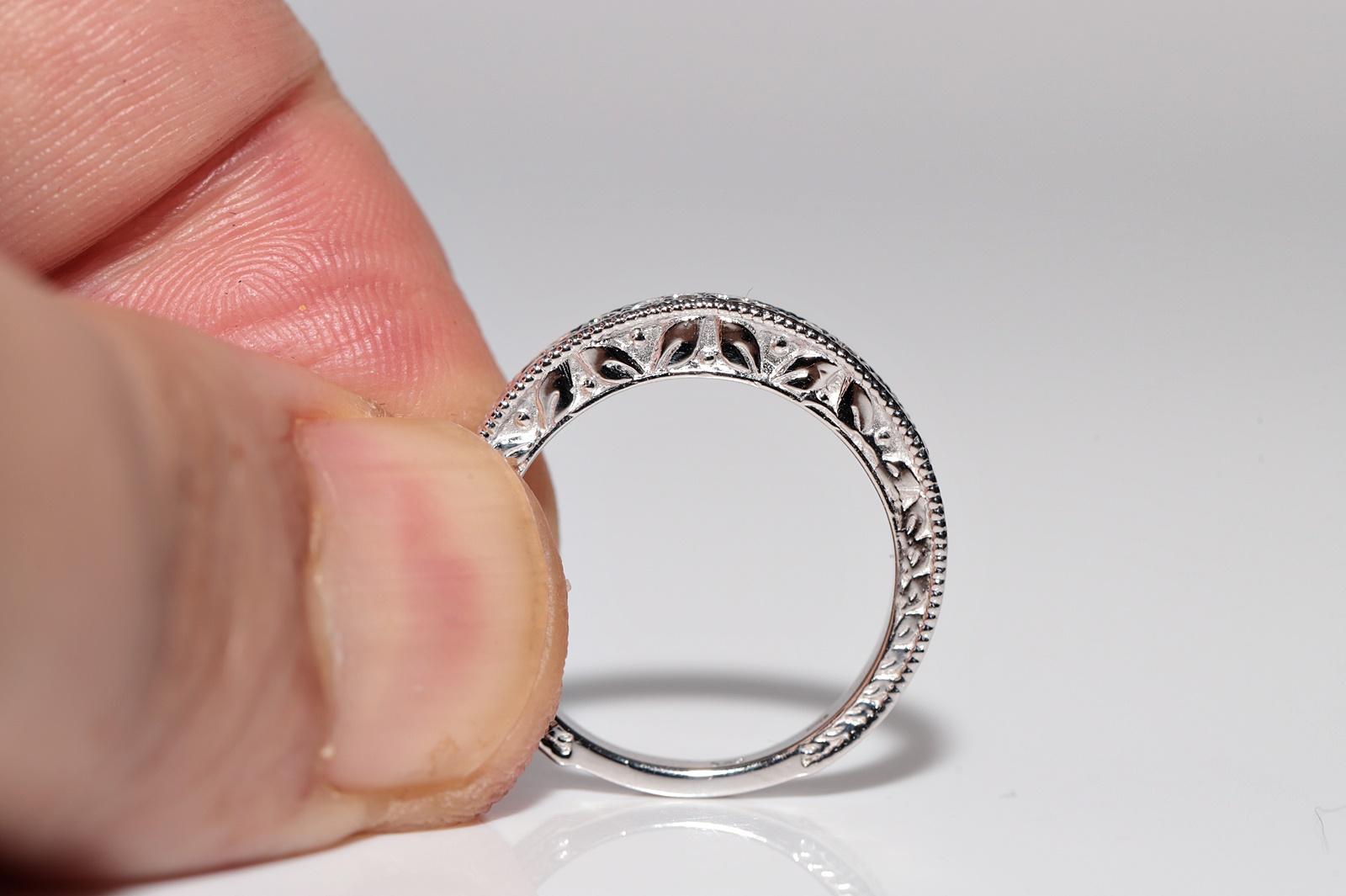 Vintage Circa 1990s 14k Gold Natural Diamond Decorated Band Ring For Sale 2