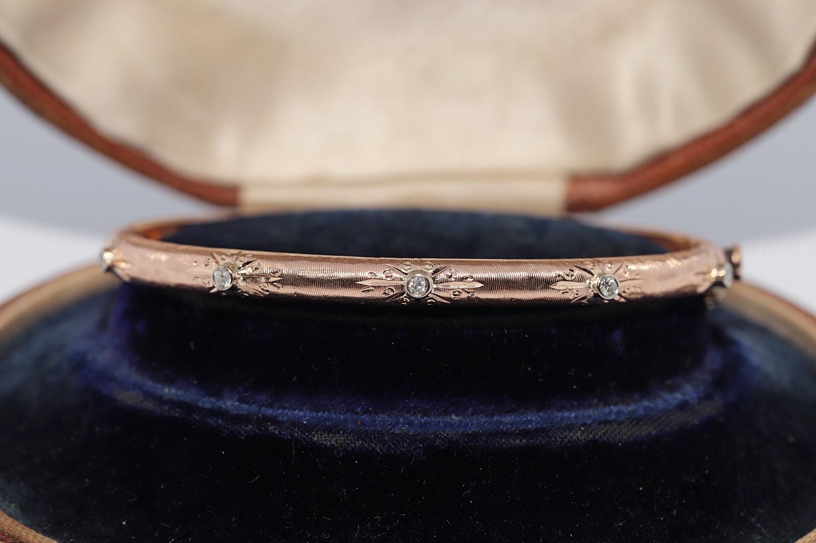 Vintage CIRCA 1990er Jahre 14k Gold natürlichen Diamanten verziert Armreif Armband im Angebot 1