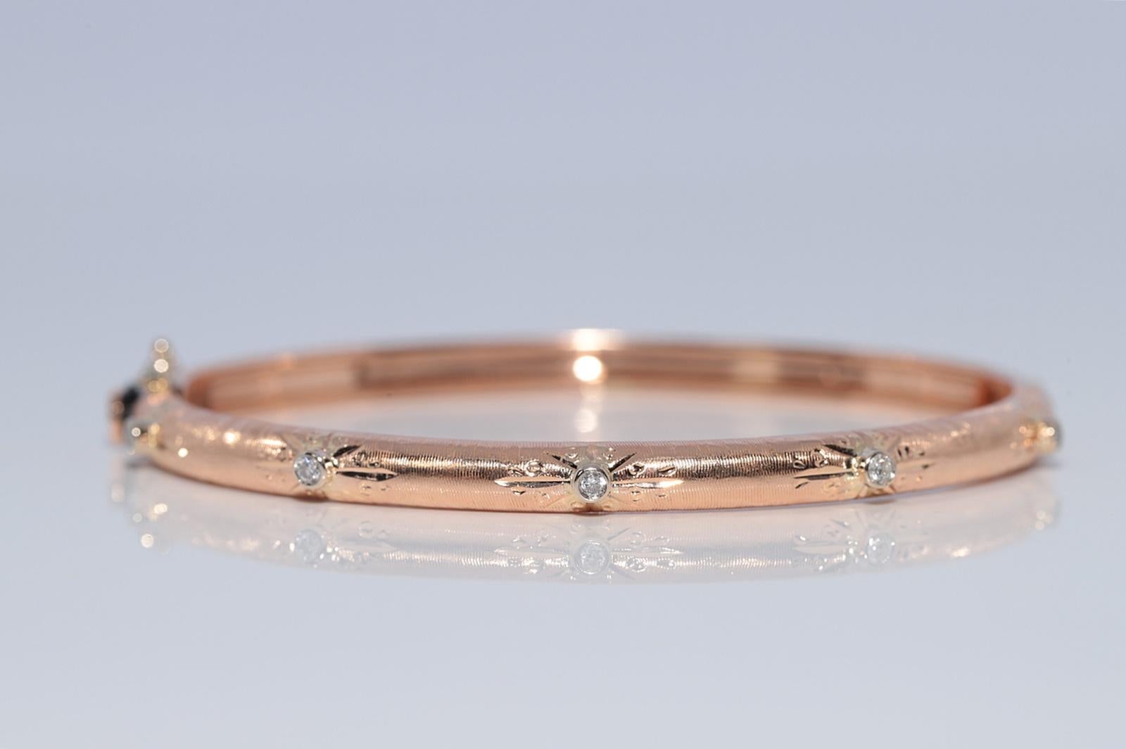 Vintage CIRCA 1990er Jahre 14k Gold natürlichen Diamanten verziert Armreif Armband im Angebot 3