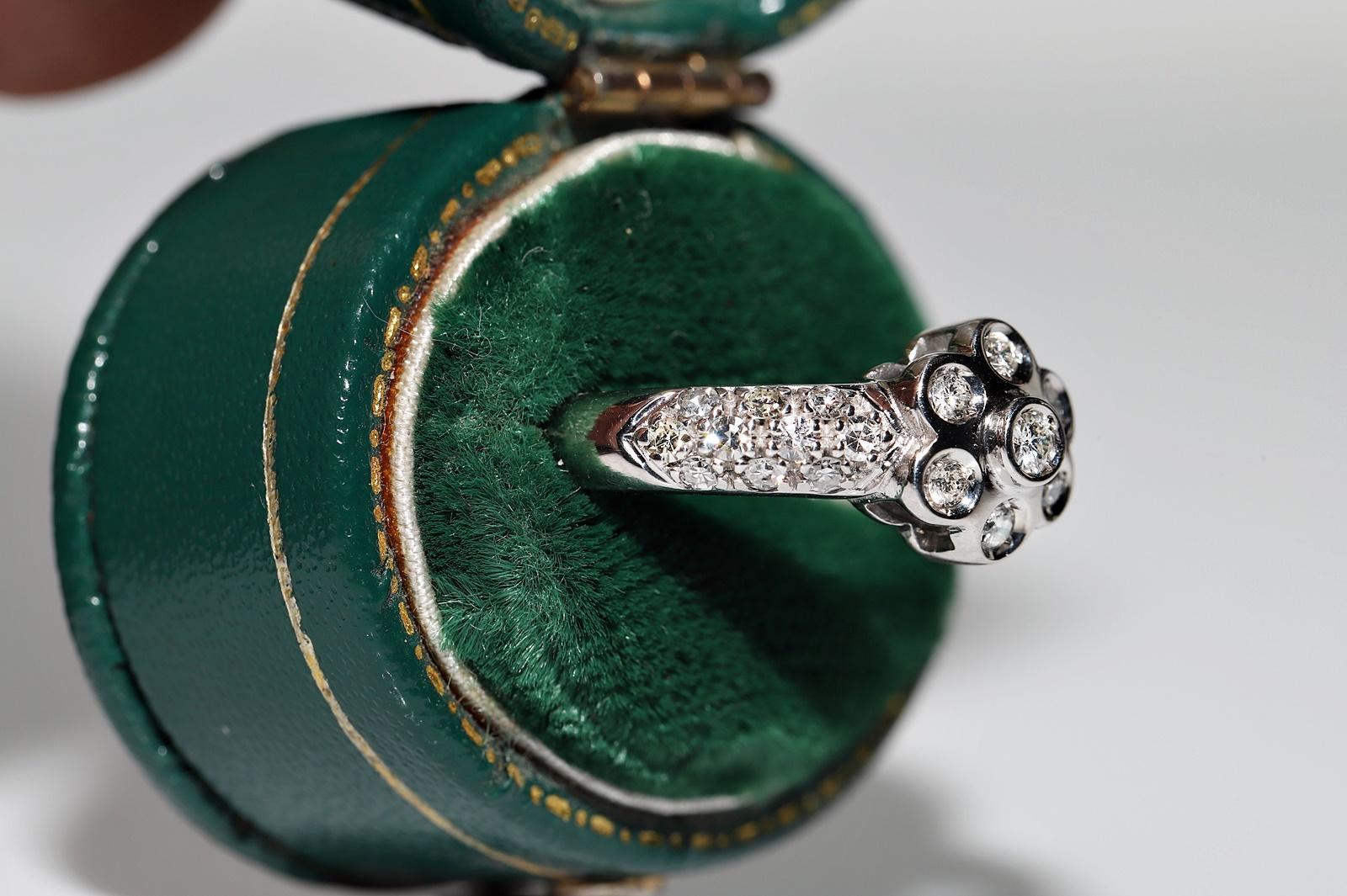 Vintage Circa 1990er Jahre 14k Gold Natürlicher Diamant Dekorierter Cocktail-Ring (Retro) im Angebot
