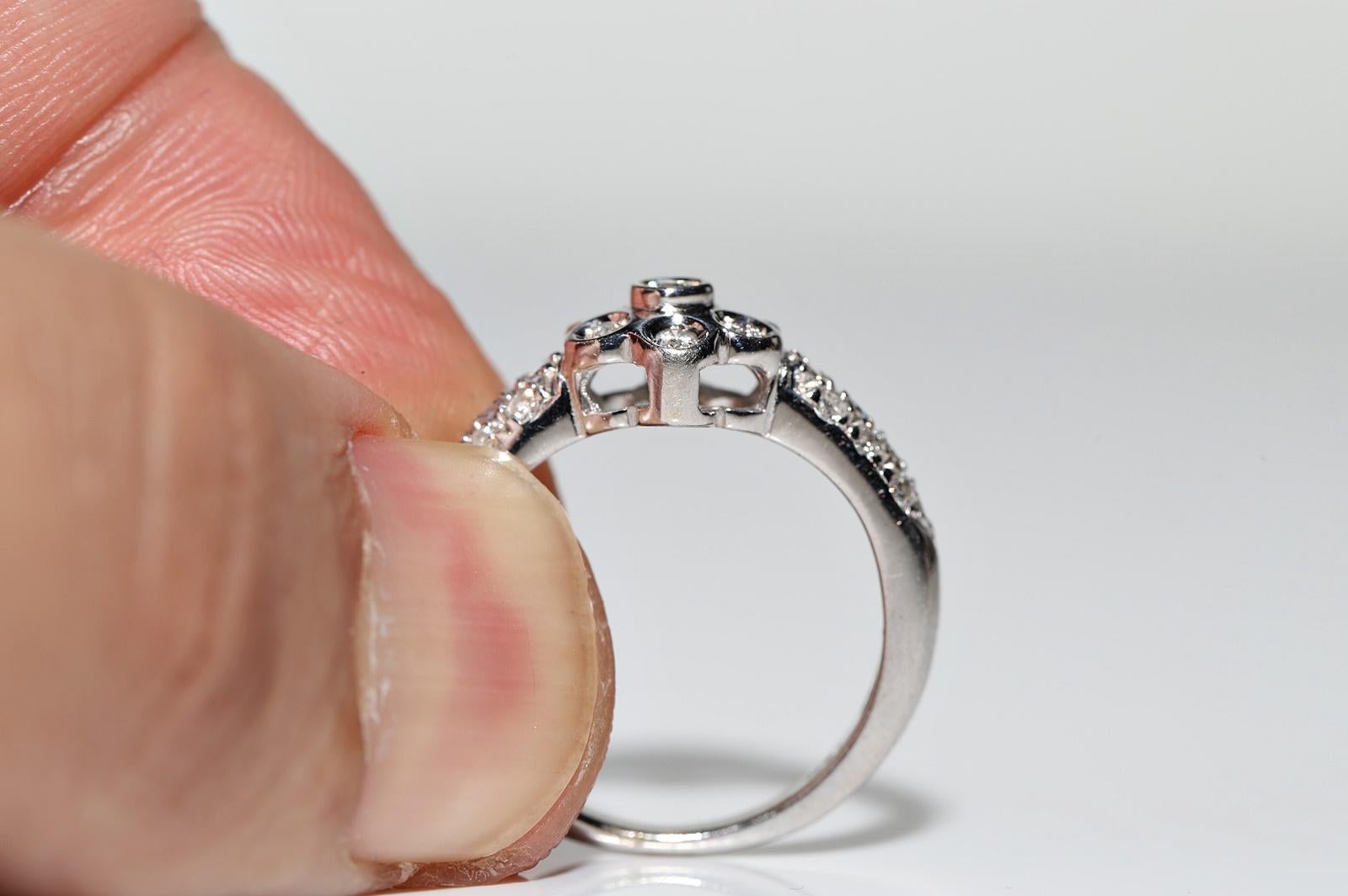Vintage Circa 1990er Jahre 14k Gold Natürlicher Diamant Dekorierter Cocktail-Ring im Angebot 3