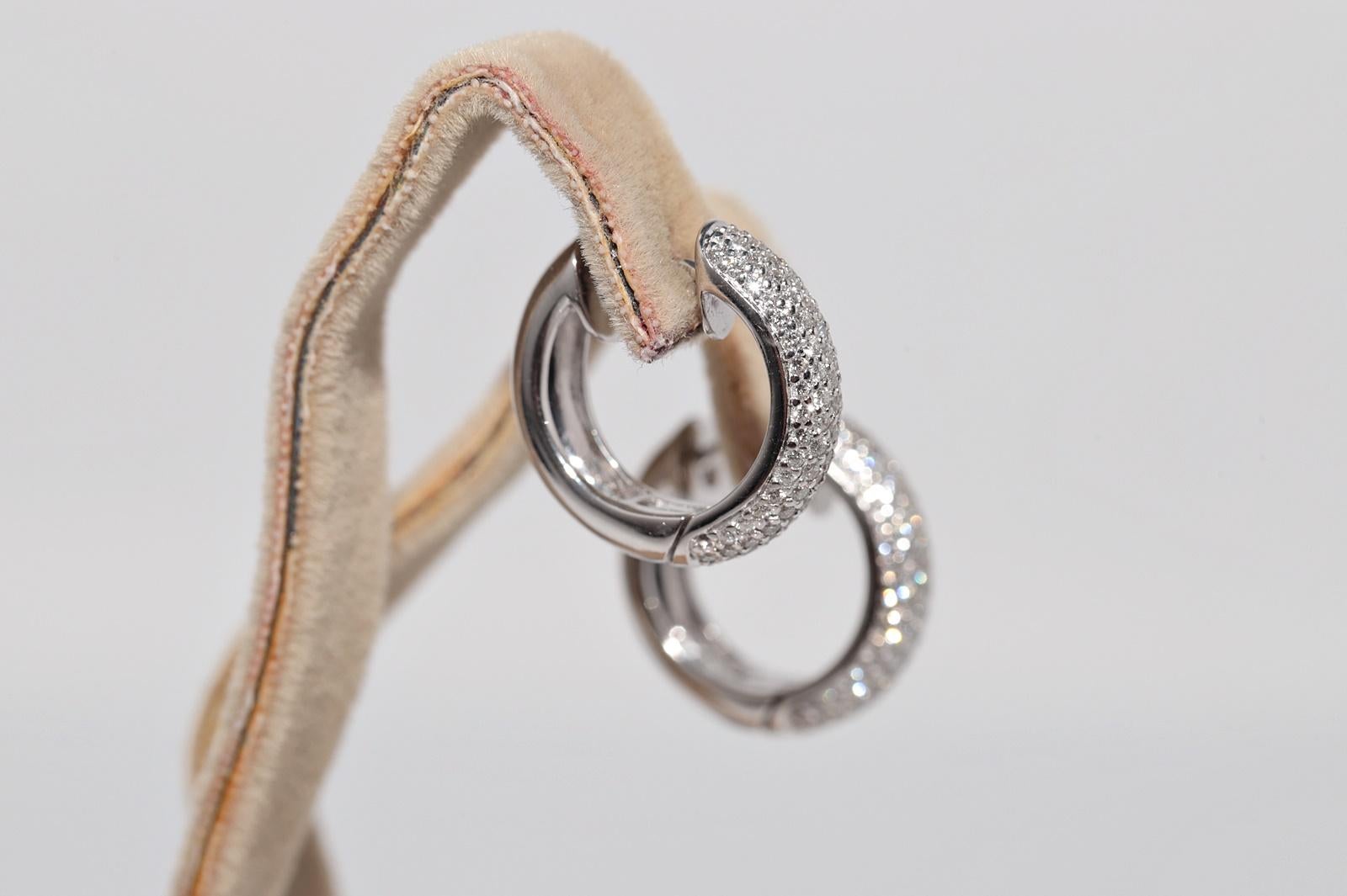 Vintage CIRCA 1990er Jahre 14k Gold natürlichen Diamanten dekoriert Hoop Desing Ohrring (Brillantschliff) im Angebot